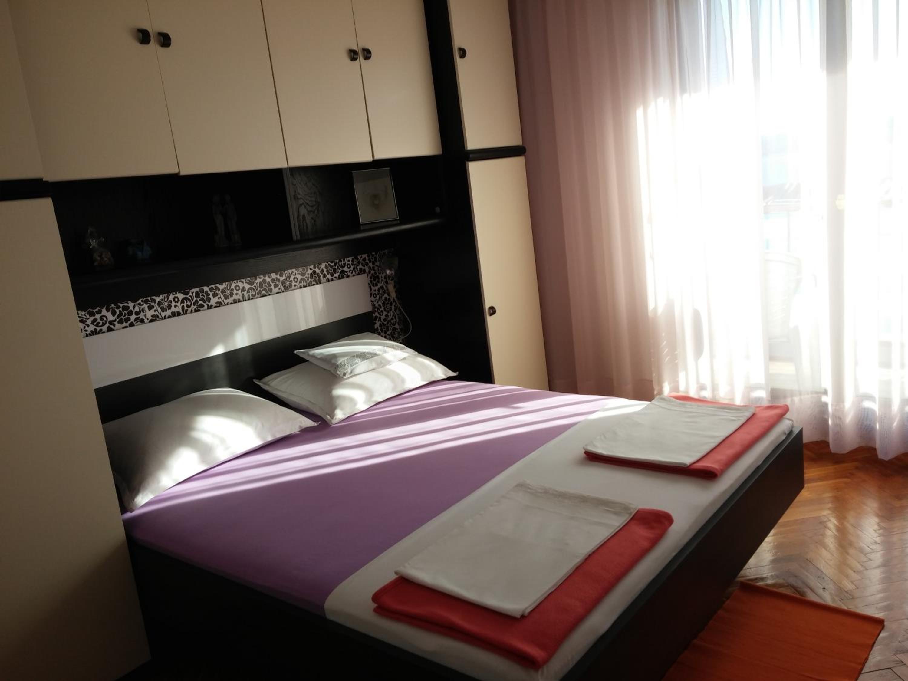Apartments Ema
