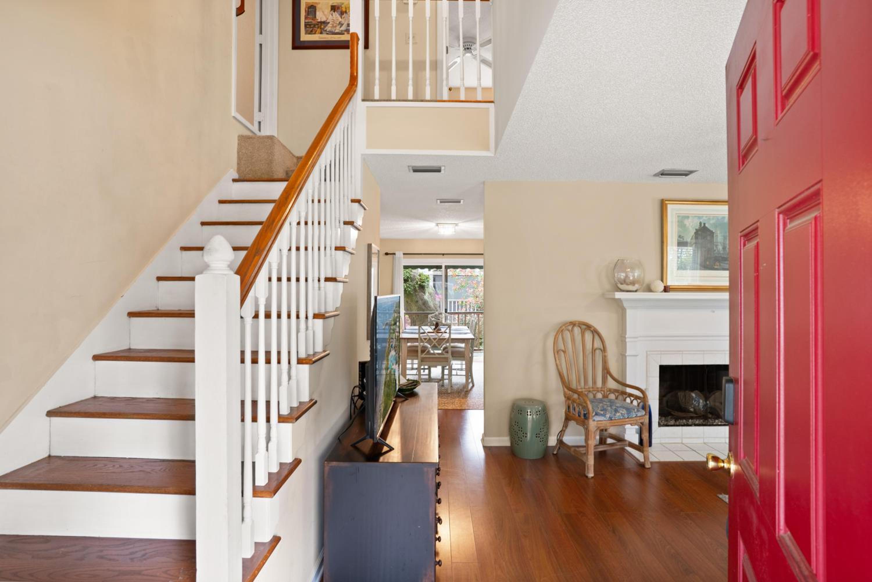 Coastal Cottage - 111 Mews Circle