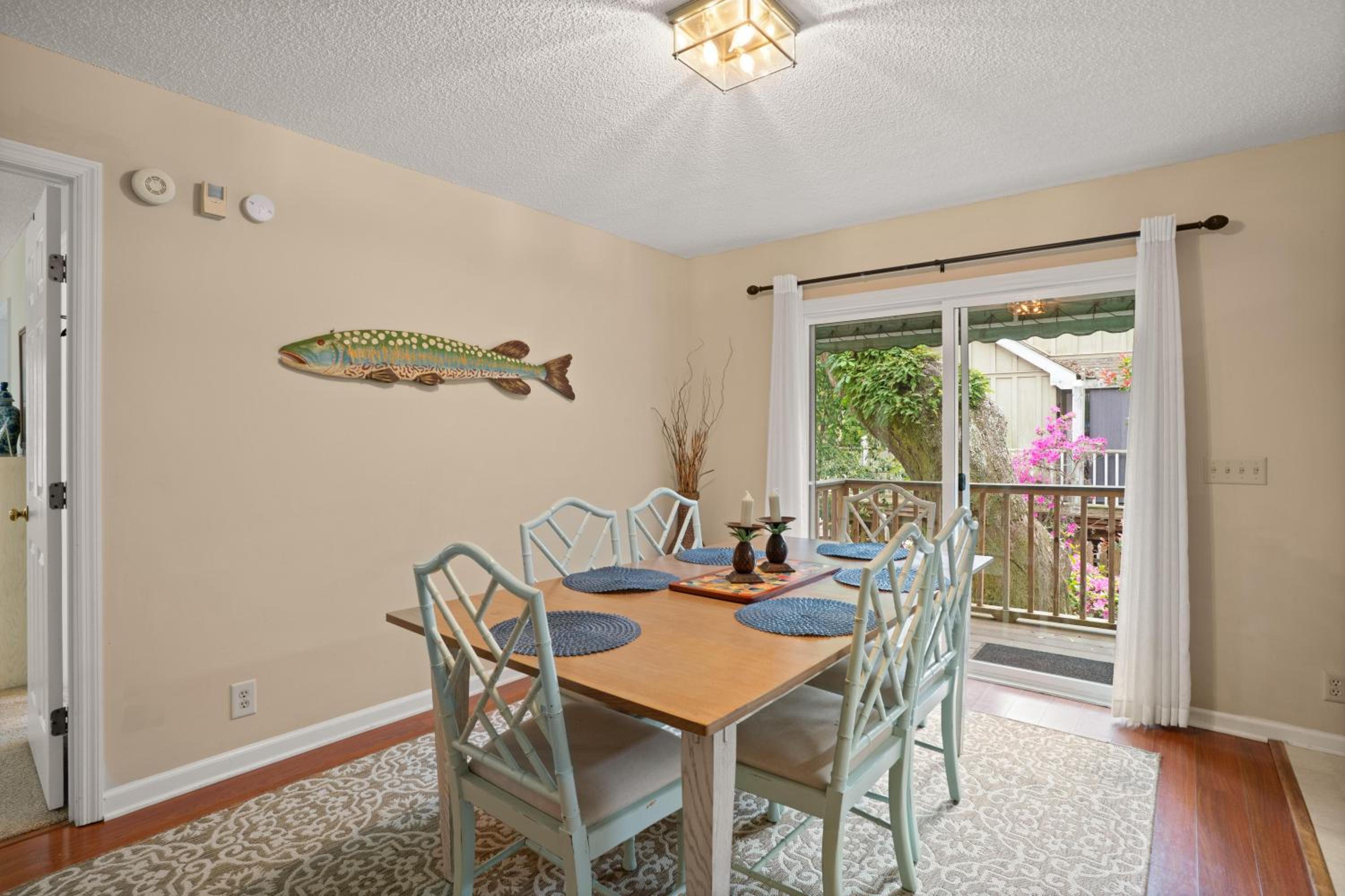 Coastal Cottage - 111 Mews Circle