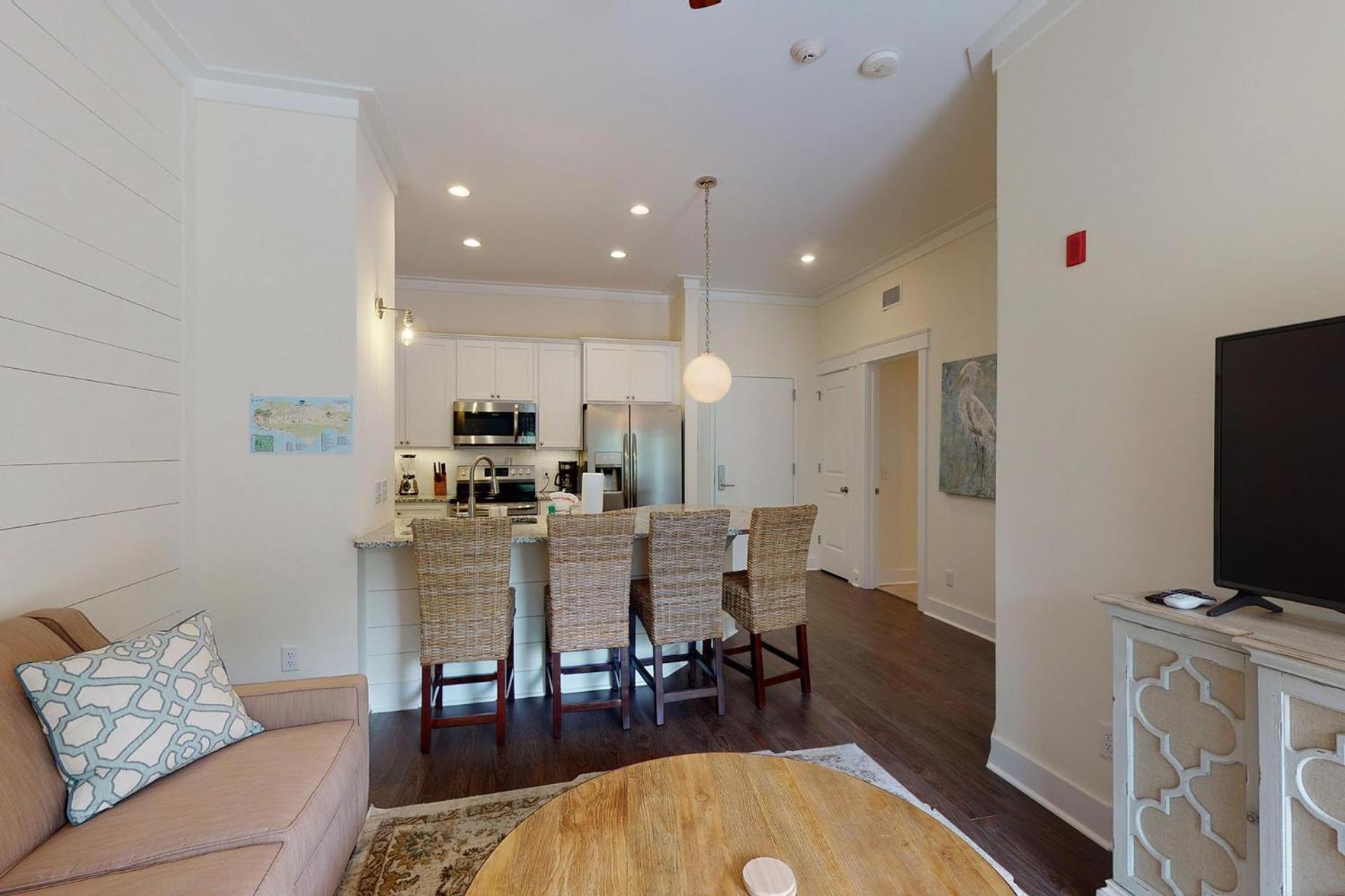 Queen Suite @ 400 Ocean Suites