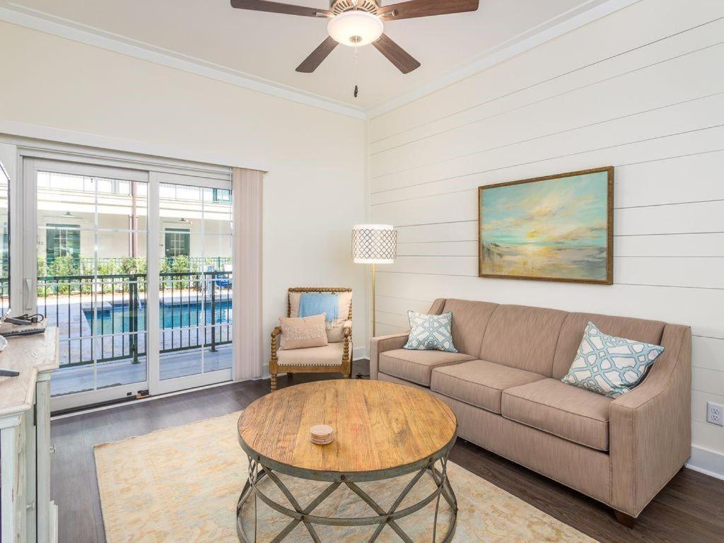 400 Ocean King Poolside Suite