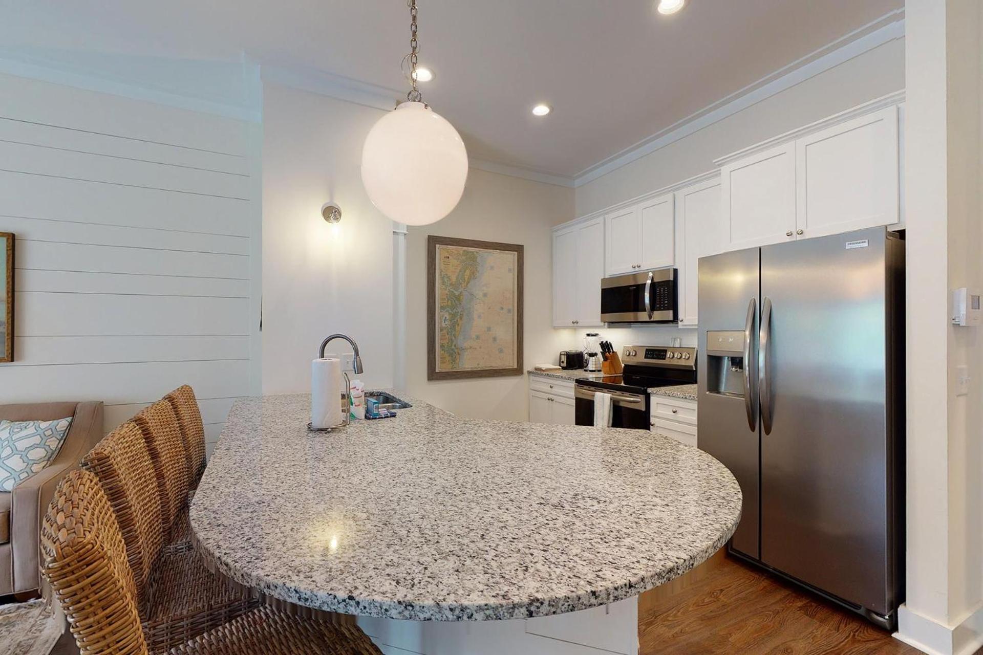 400 Ocean King Poolside Suite