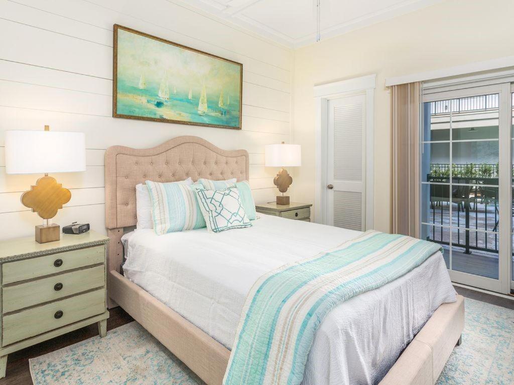 400 Ocean King Poolside Suite