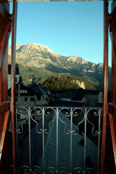 Hostal Rural Casa Parda view 3