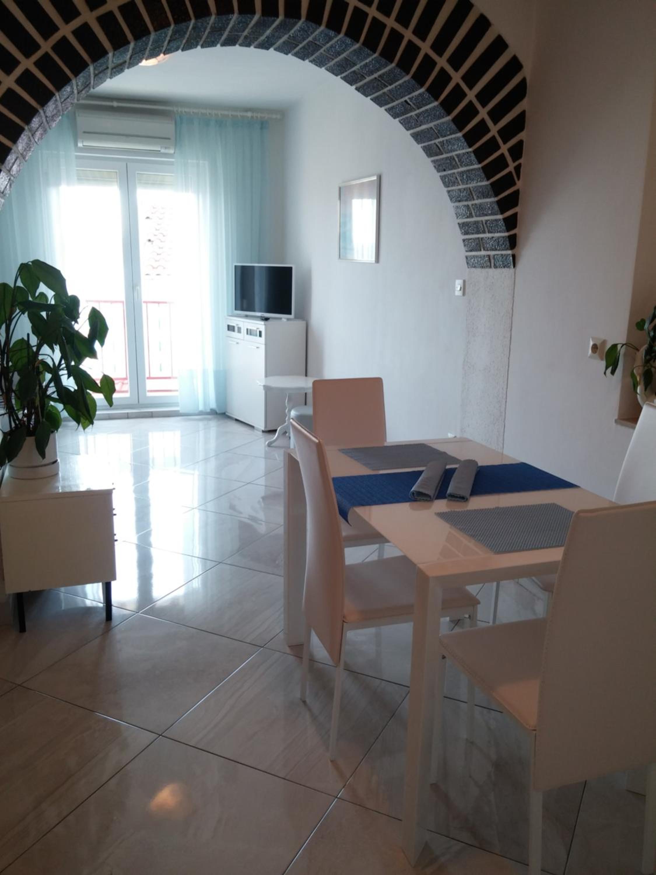Apartments Ema