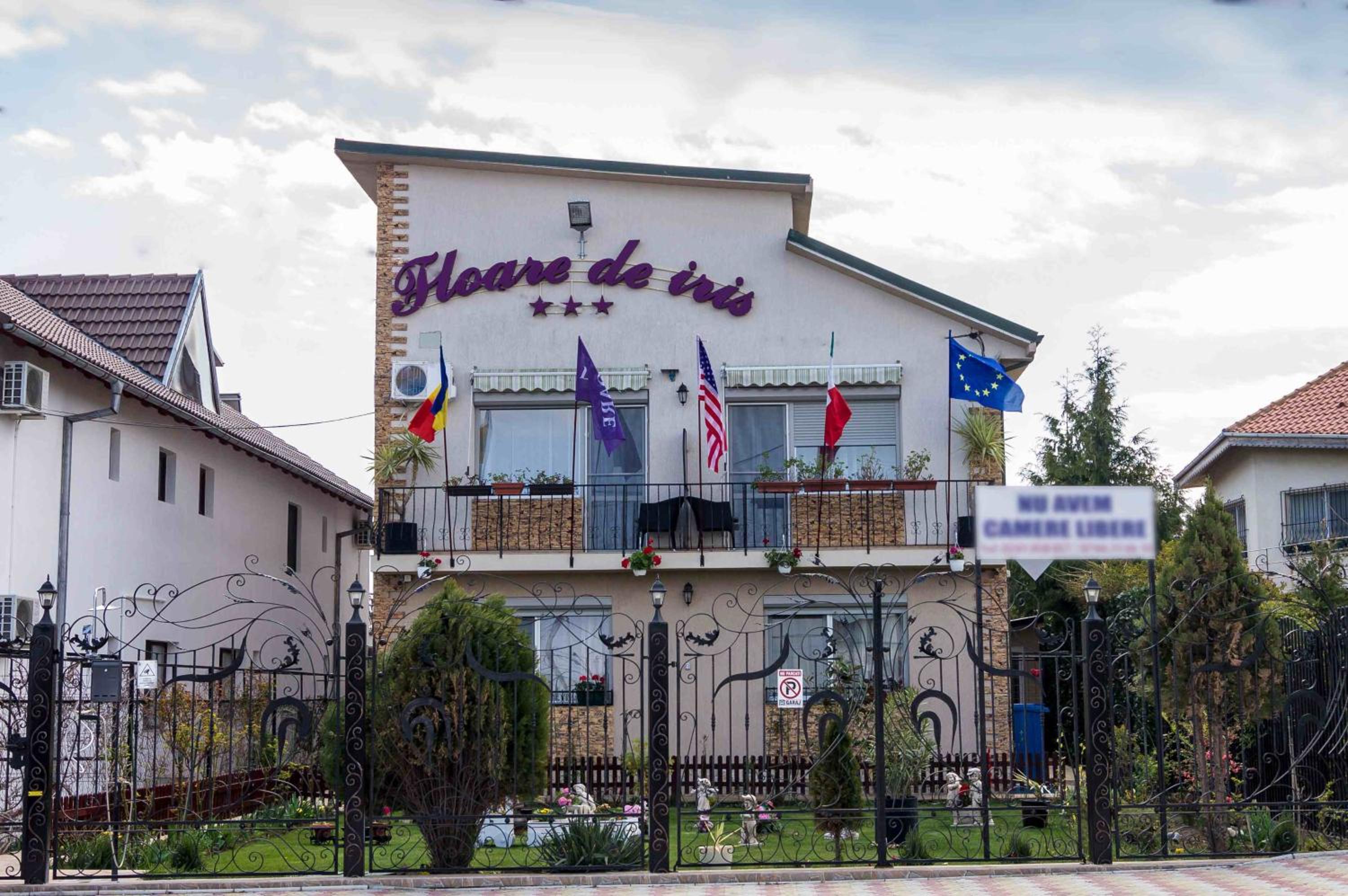 Hotel Floare de Iris - Image 1