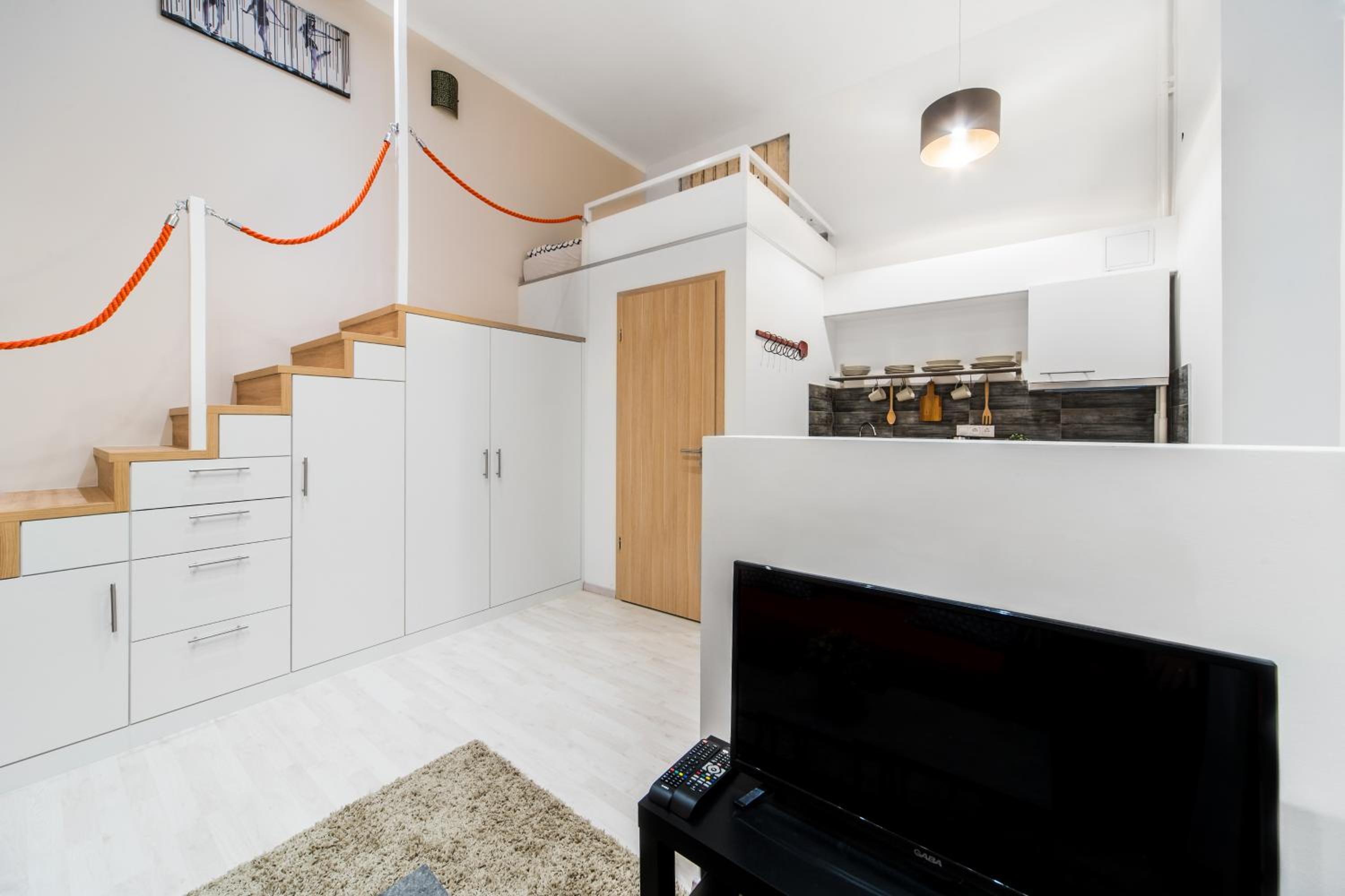 Astoria Airconed Apartments