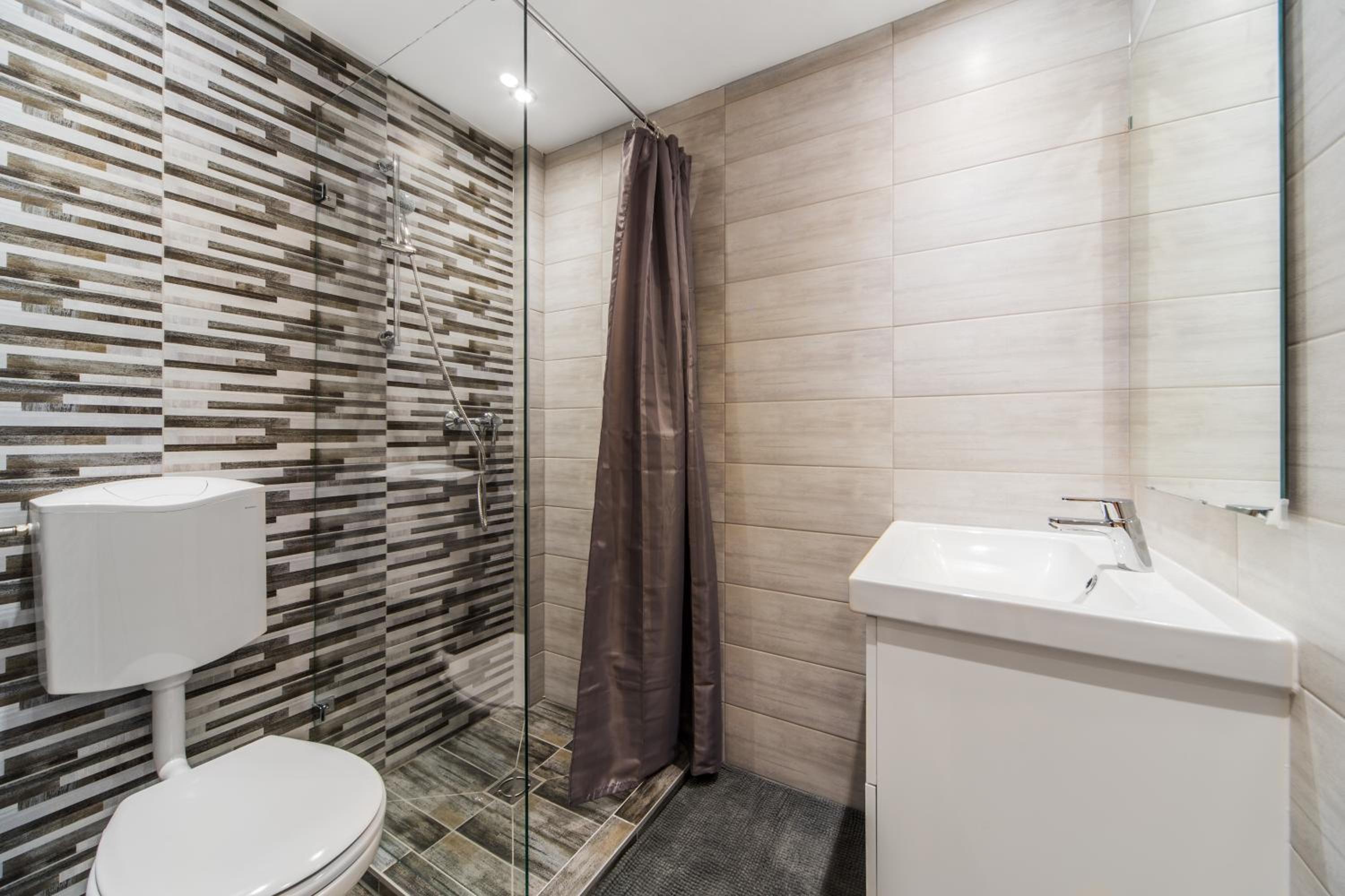 Astoria Airconed Apartments