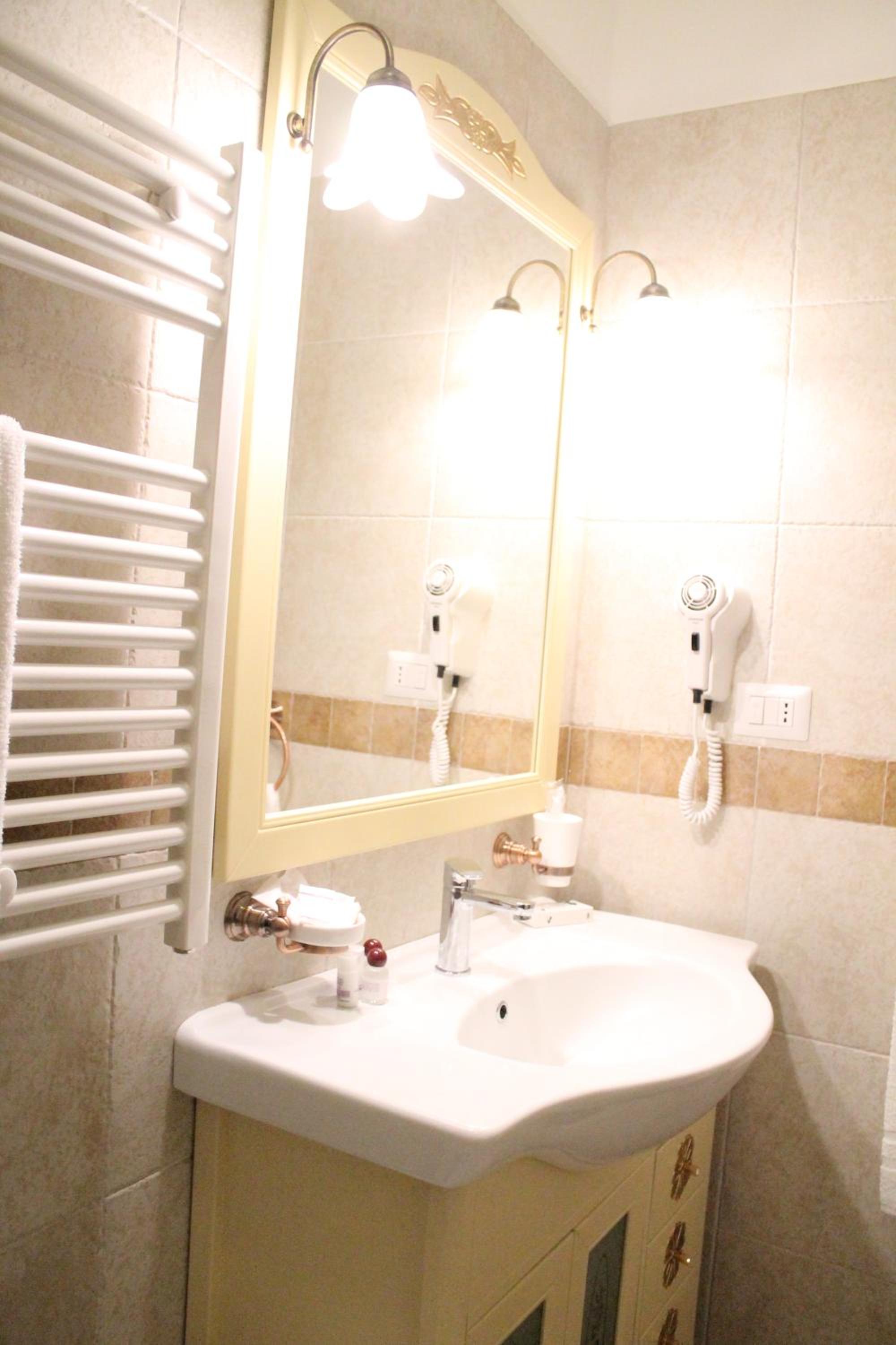 DONNA LUCREZIA b&b Boutique Hotel Style - RELAX & BUSINESS STAY