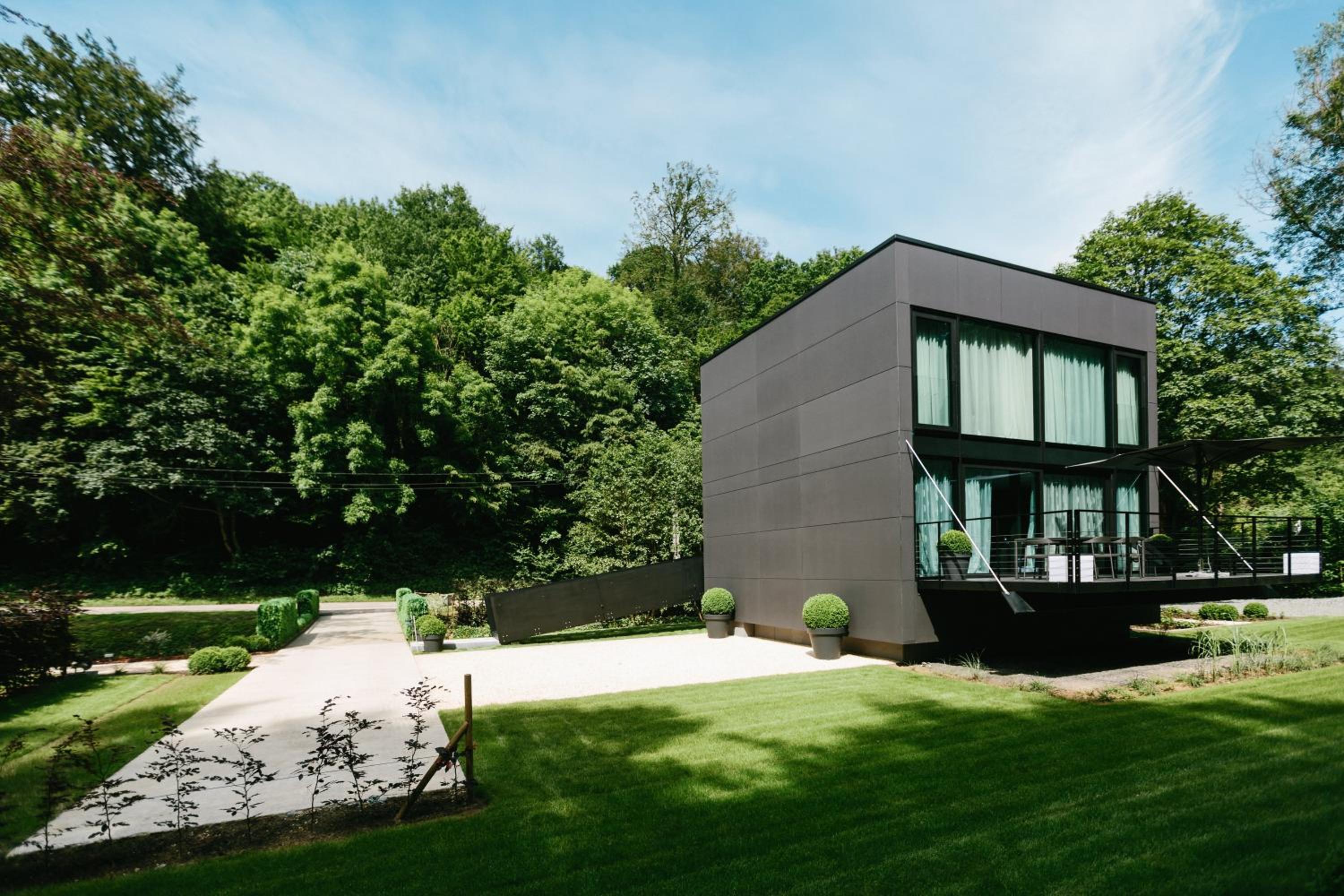 Le Cube