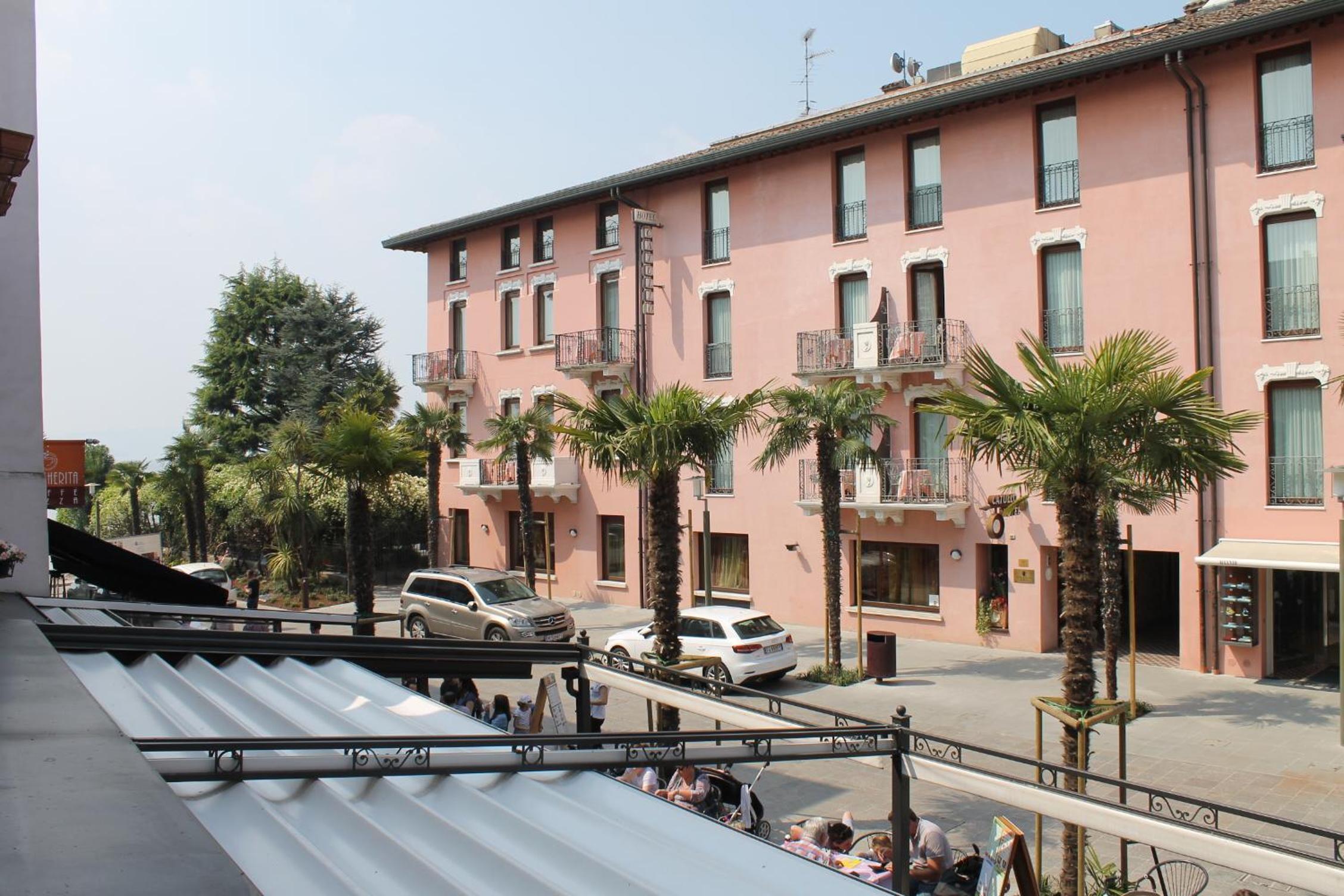 Photo 14