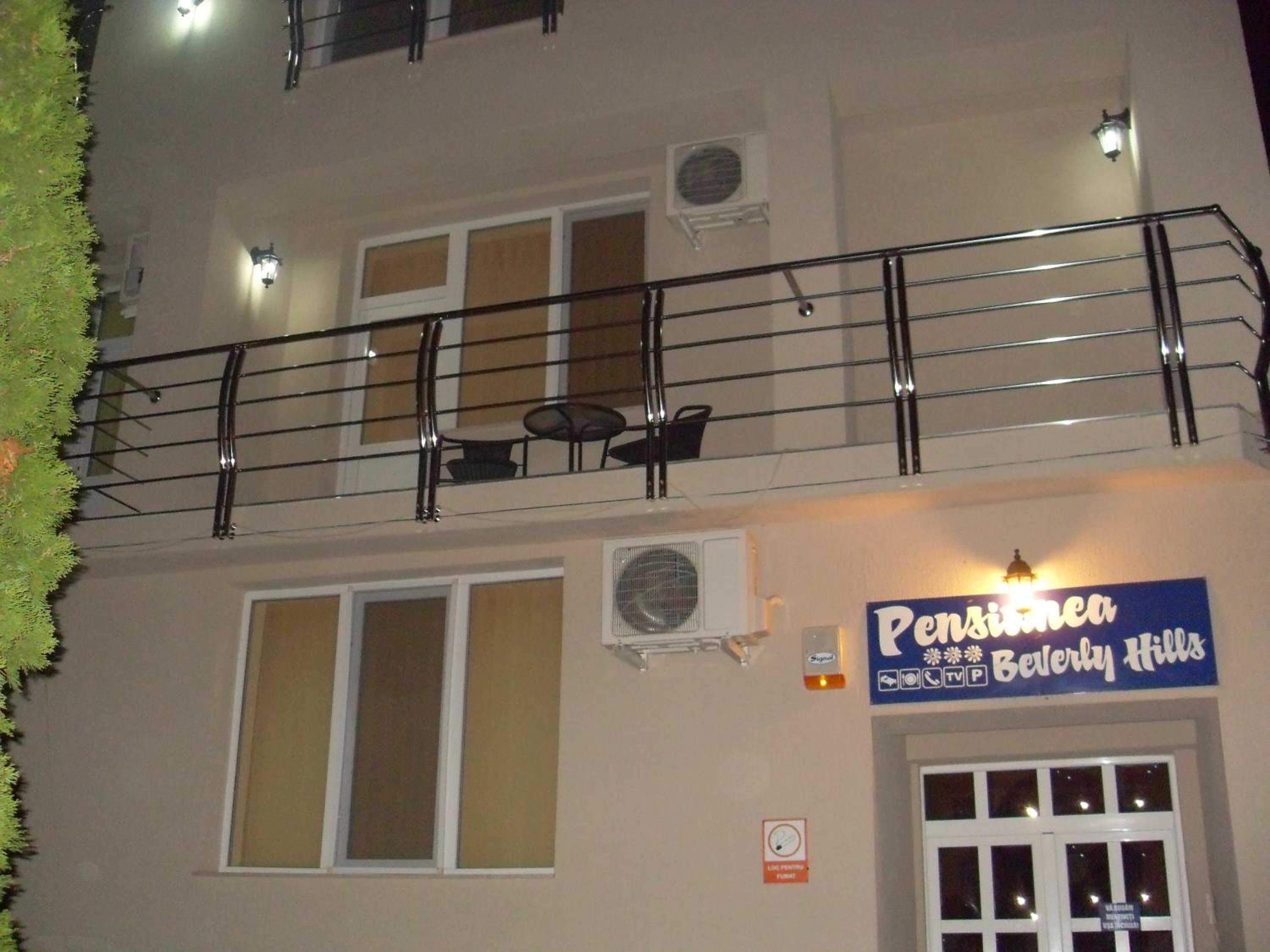 Pensiunea Beverly Hills view 2