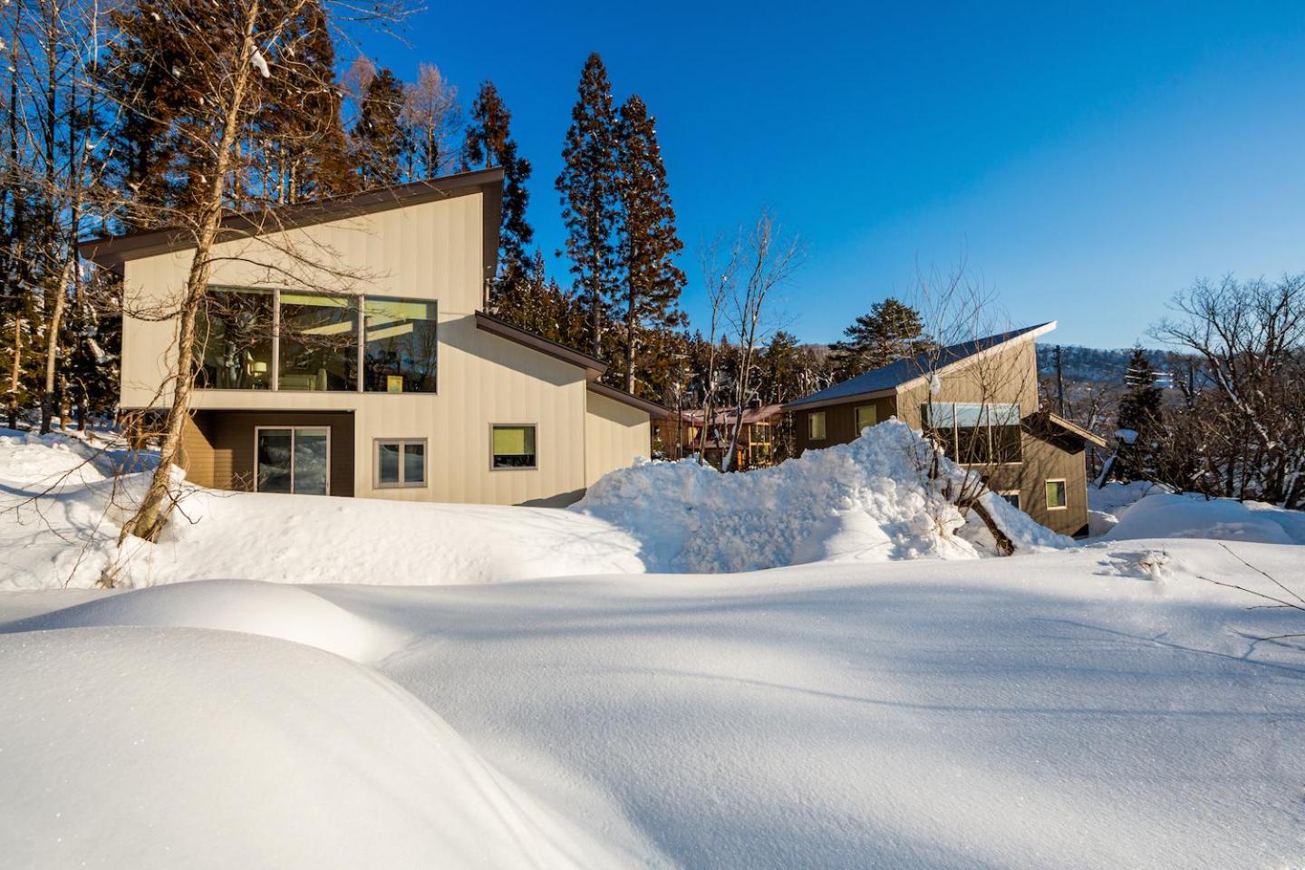 Solar Chalets by HHG