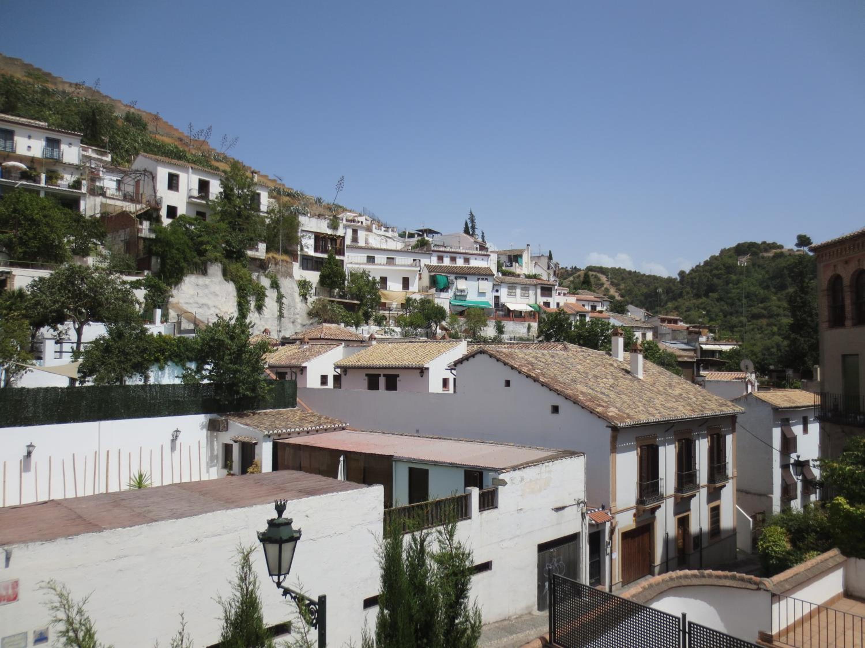 Puro Albaycin - Free parking view 3