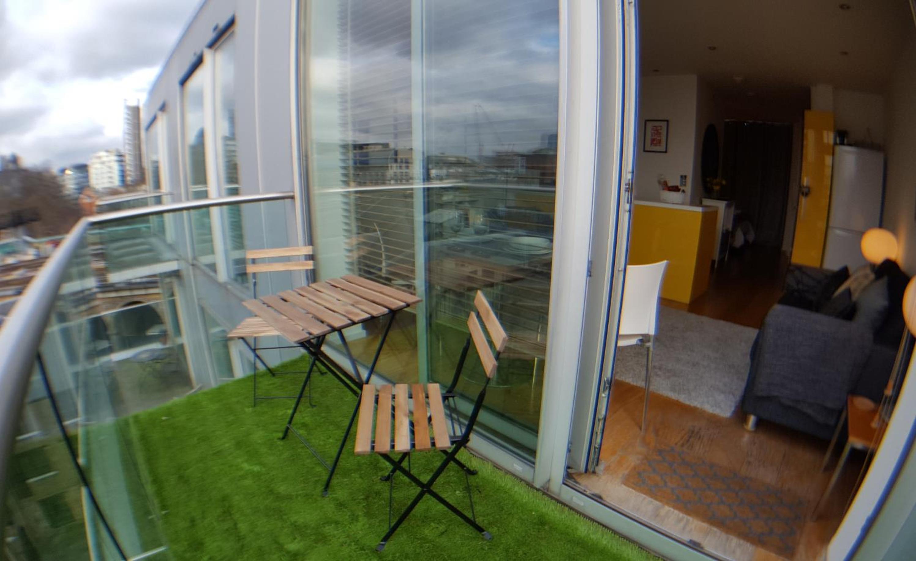 balcony