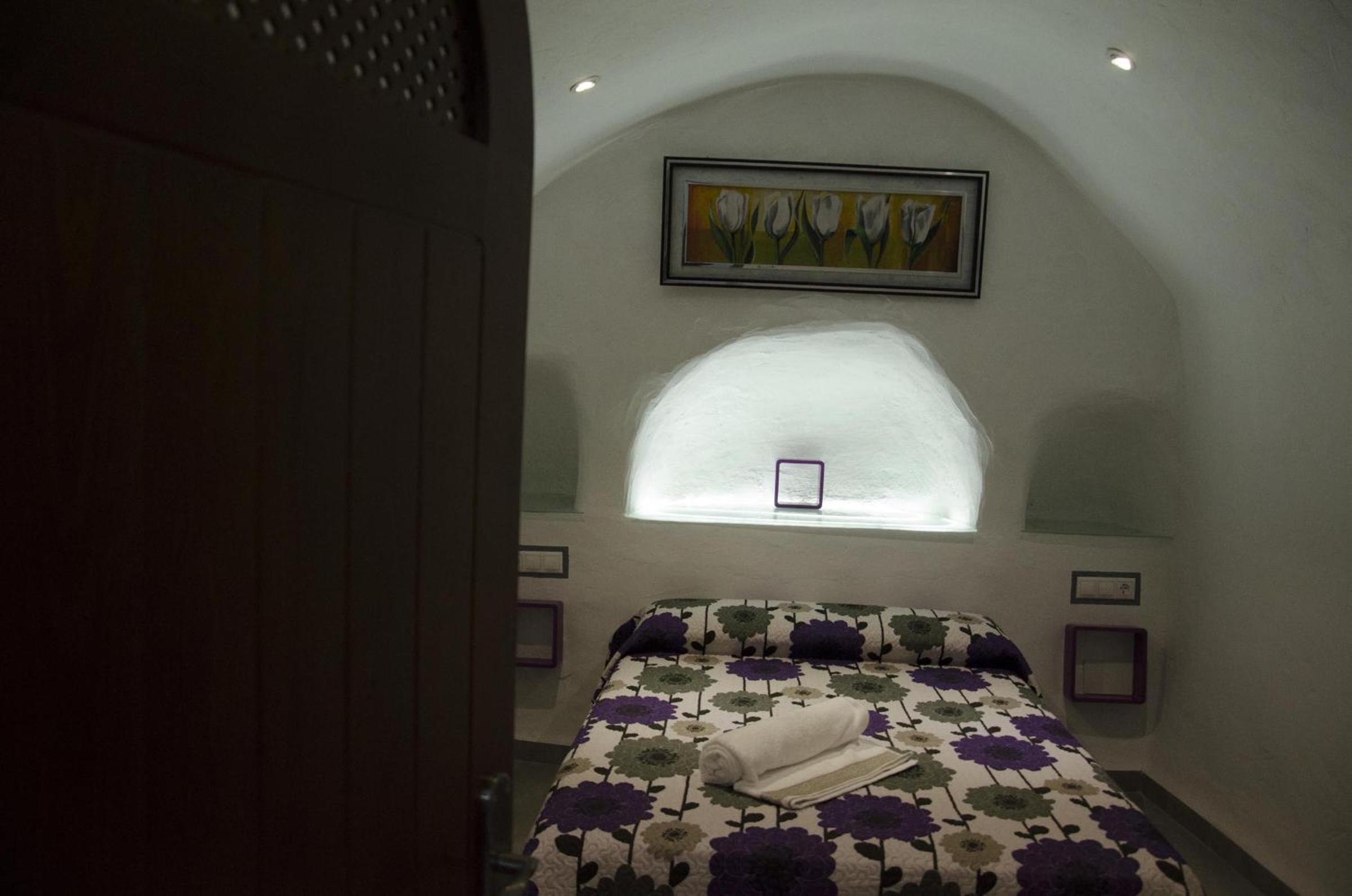 Casas Cueva con piscina y barbacoa