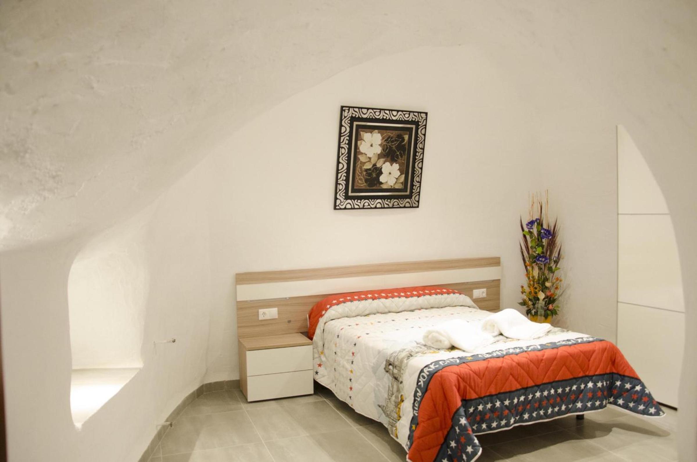 Casas Cueva con piscina y barbacoa