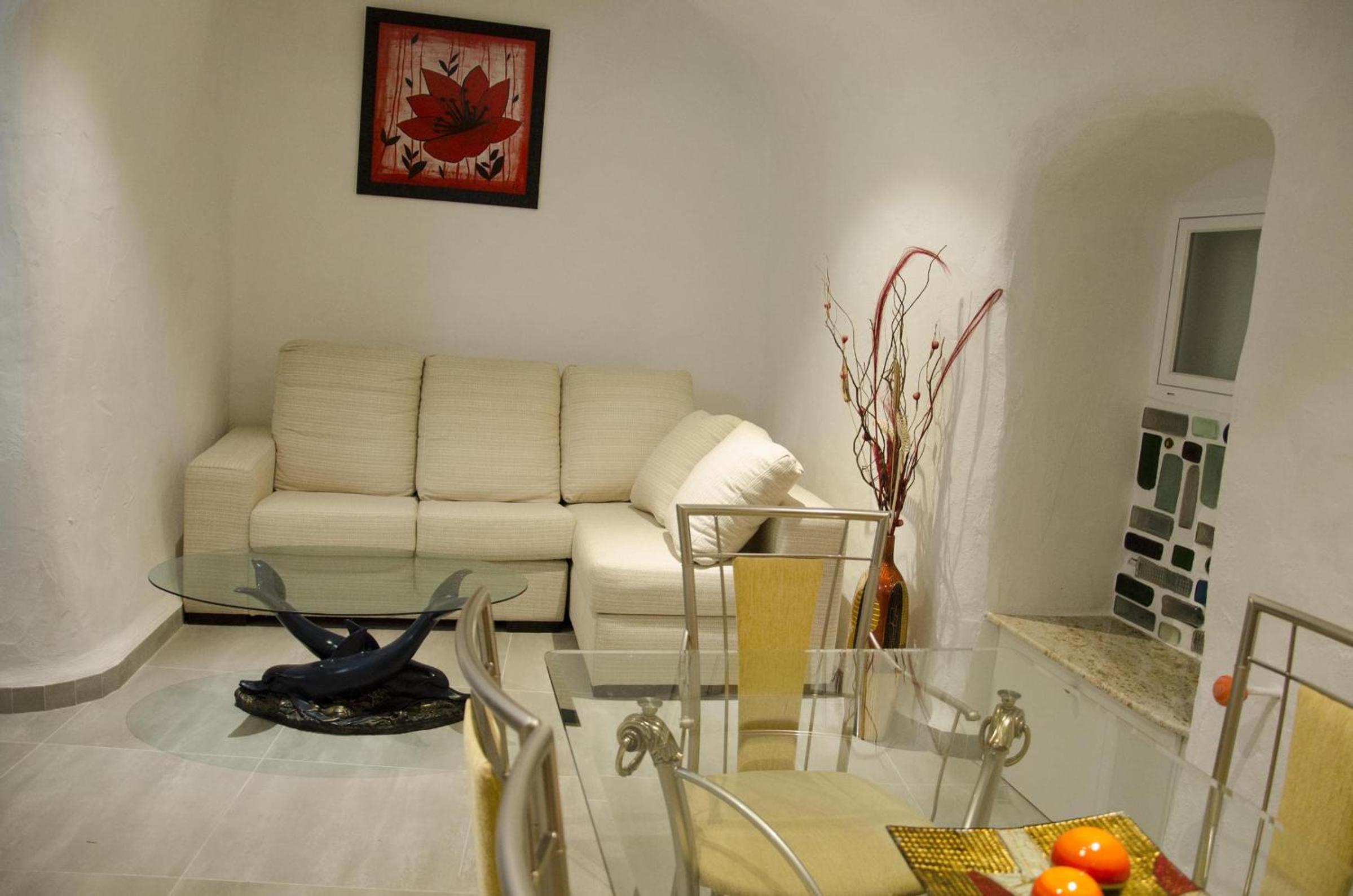 Casas Cueva con piscina y barbacoa