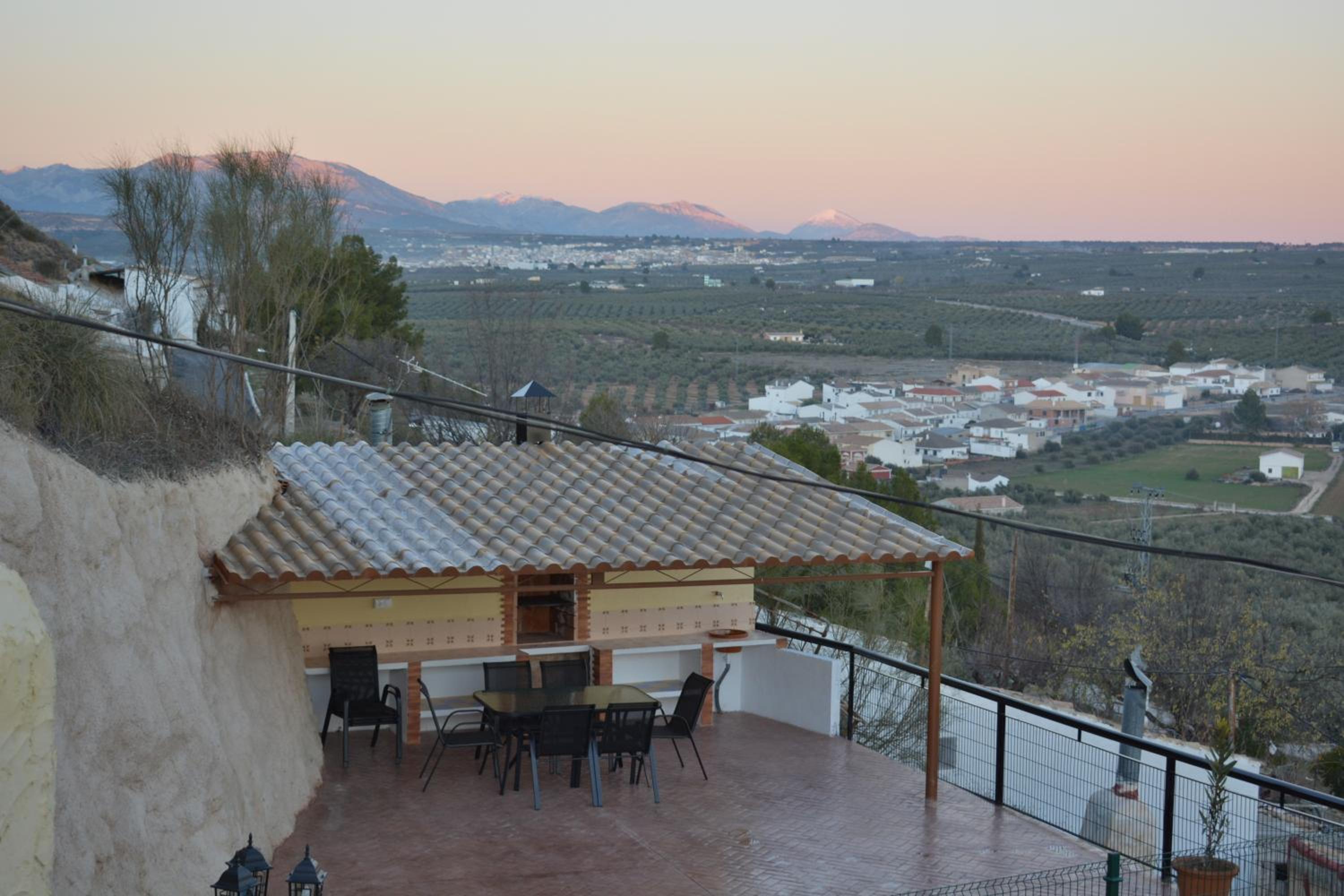 Casas Cueva con piscina y barbacoa
