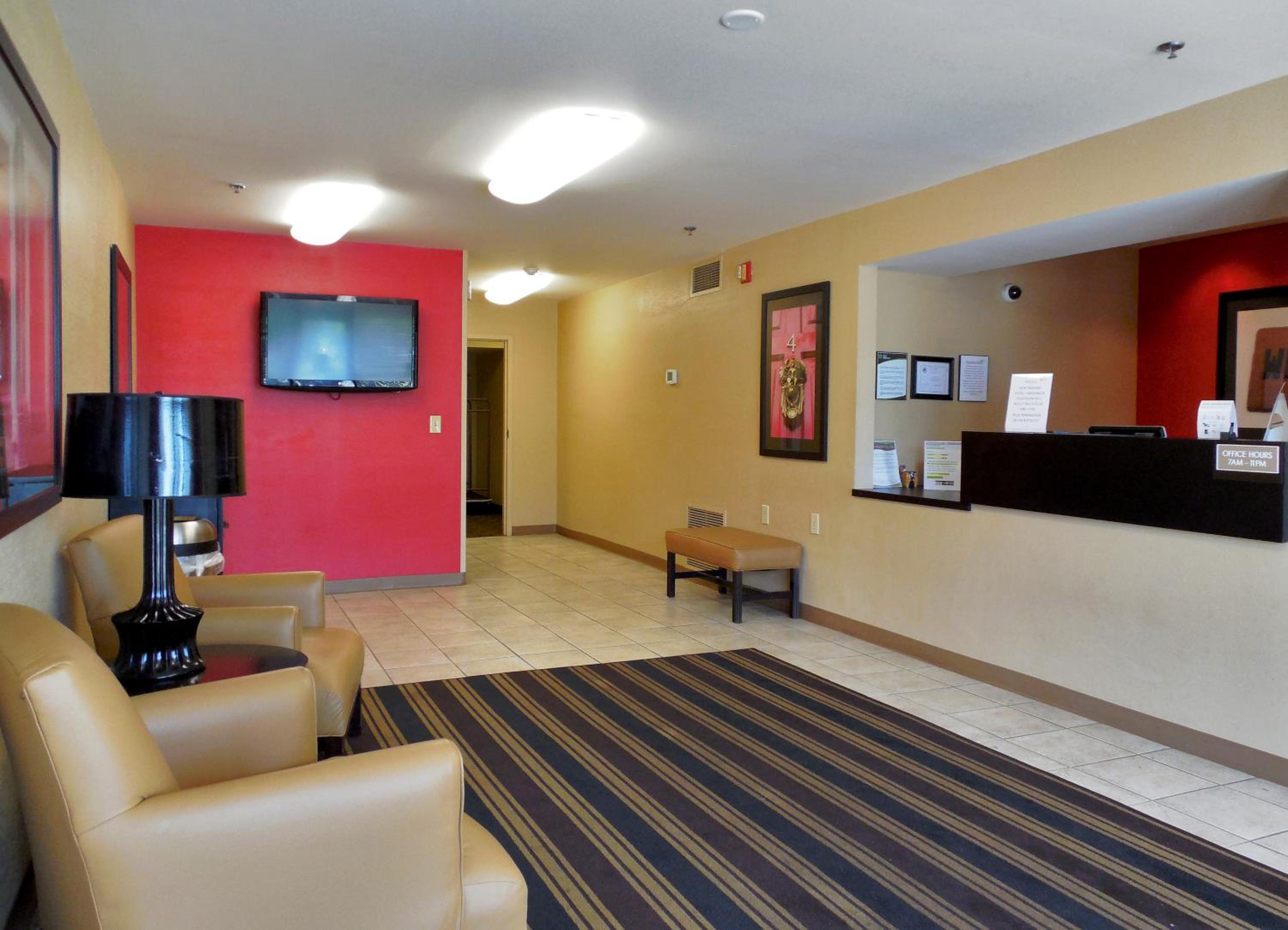 Madison Vacations - Extended Stay America Select Suites - Madison - Old Sauk Rd - Property Image 9