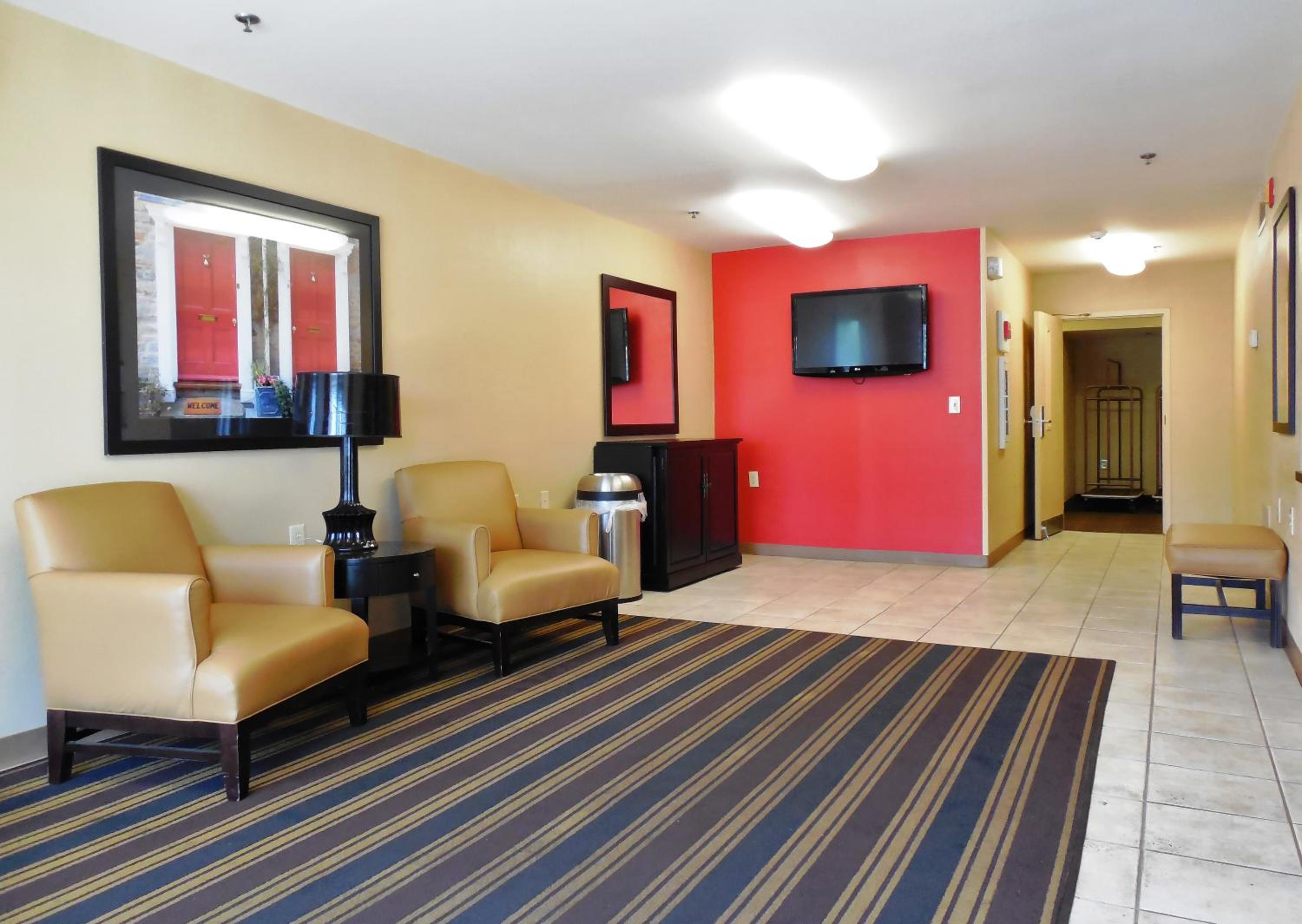 Madison Vacations - Extended Stay America Select Suites - Madison - Old Sauk Rd - Property Image 10