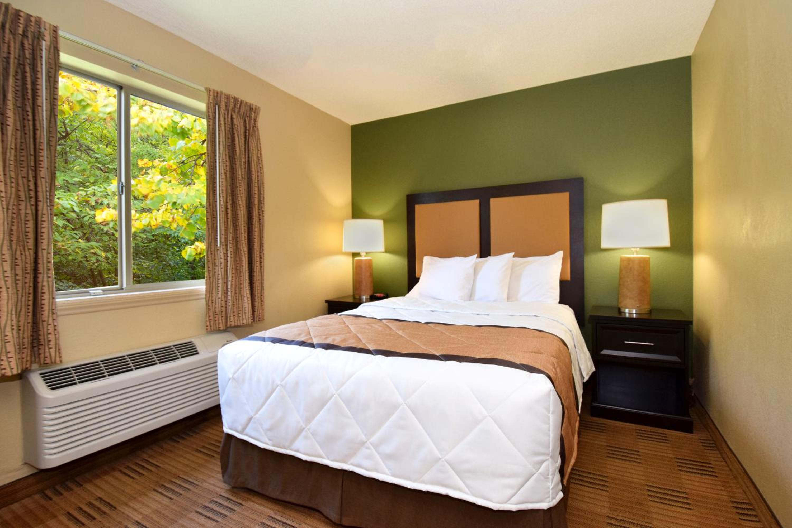 Madison Vacations - Extended Stay America Select Suites - Madison - Old Sauk Rd - Property Image 20