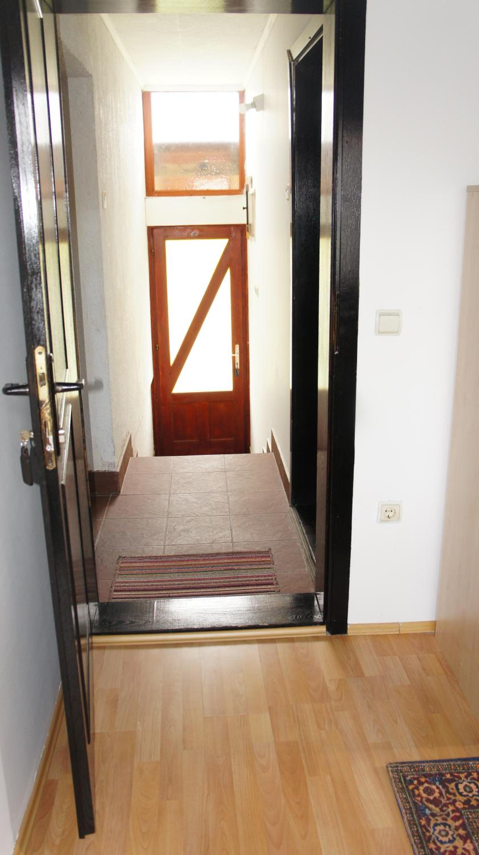 Photo 33