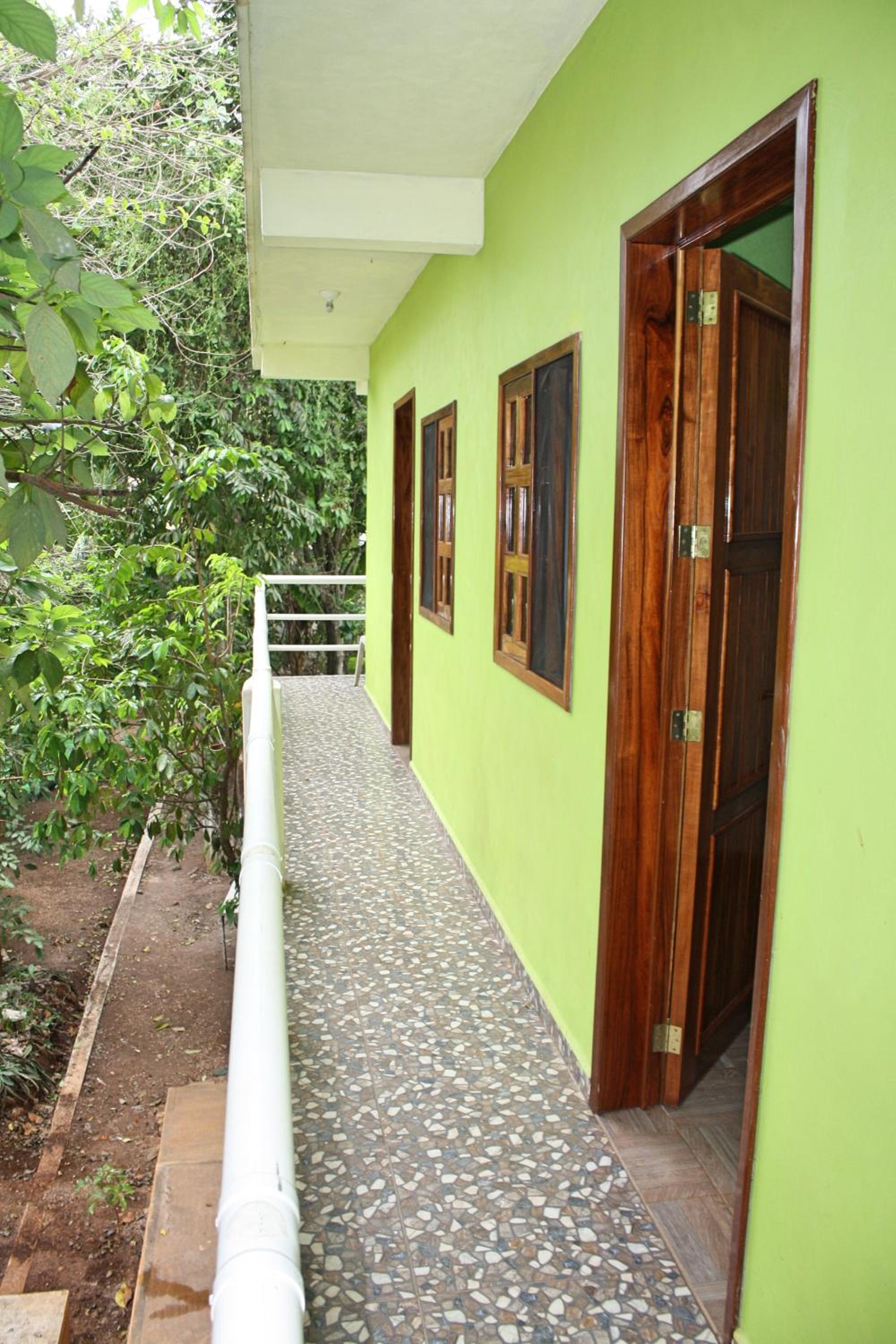 Yaxche Centro Hostal y Camping