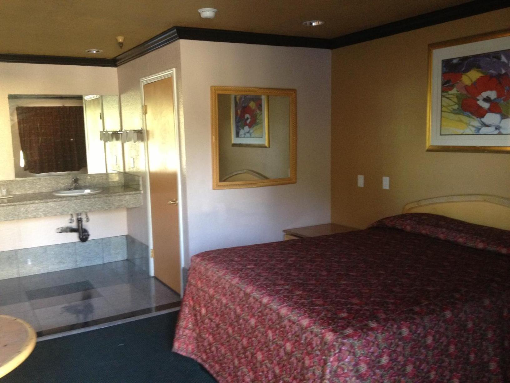 All 8 Motel view 4
