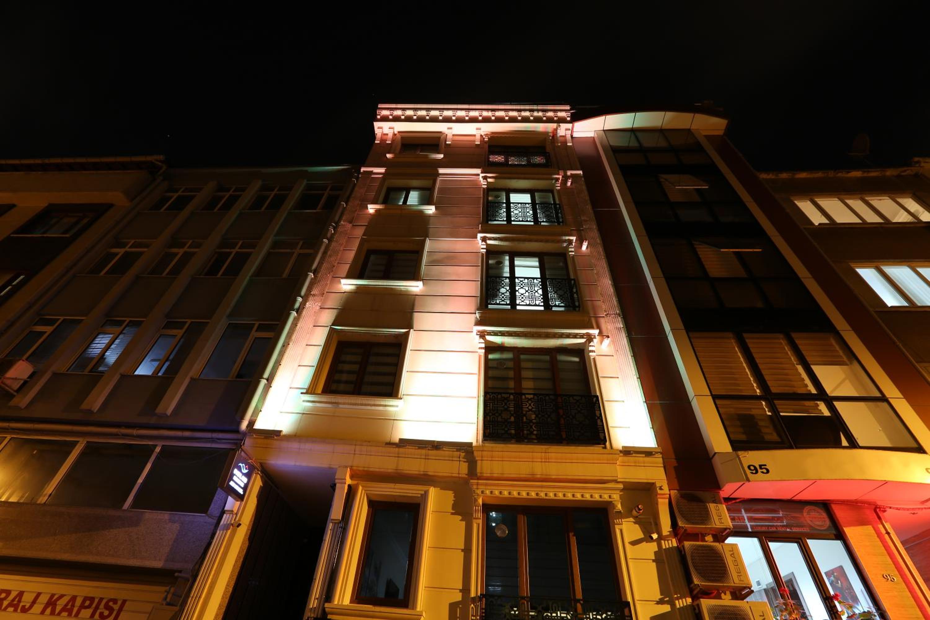 Overland Residence