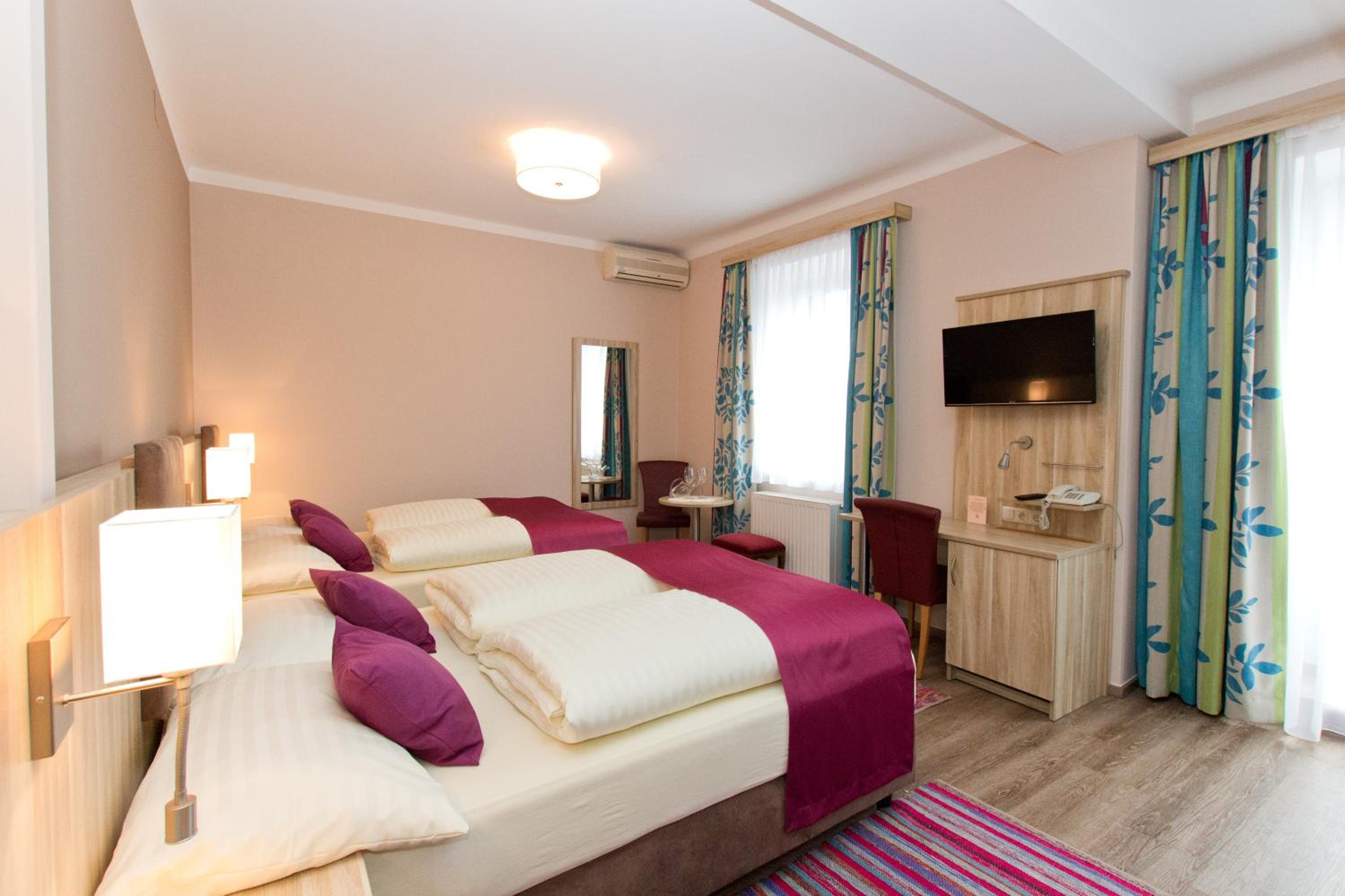 HOTEL junior by MAX 70