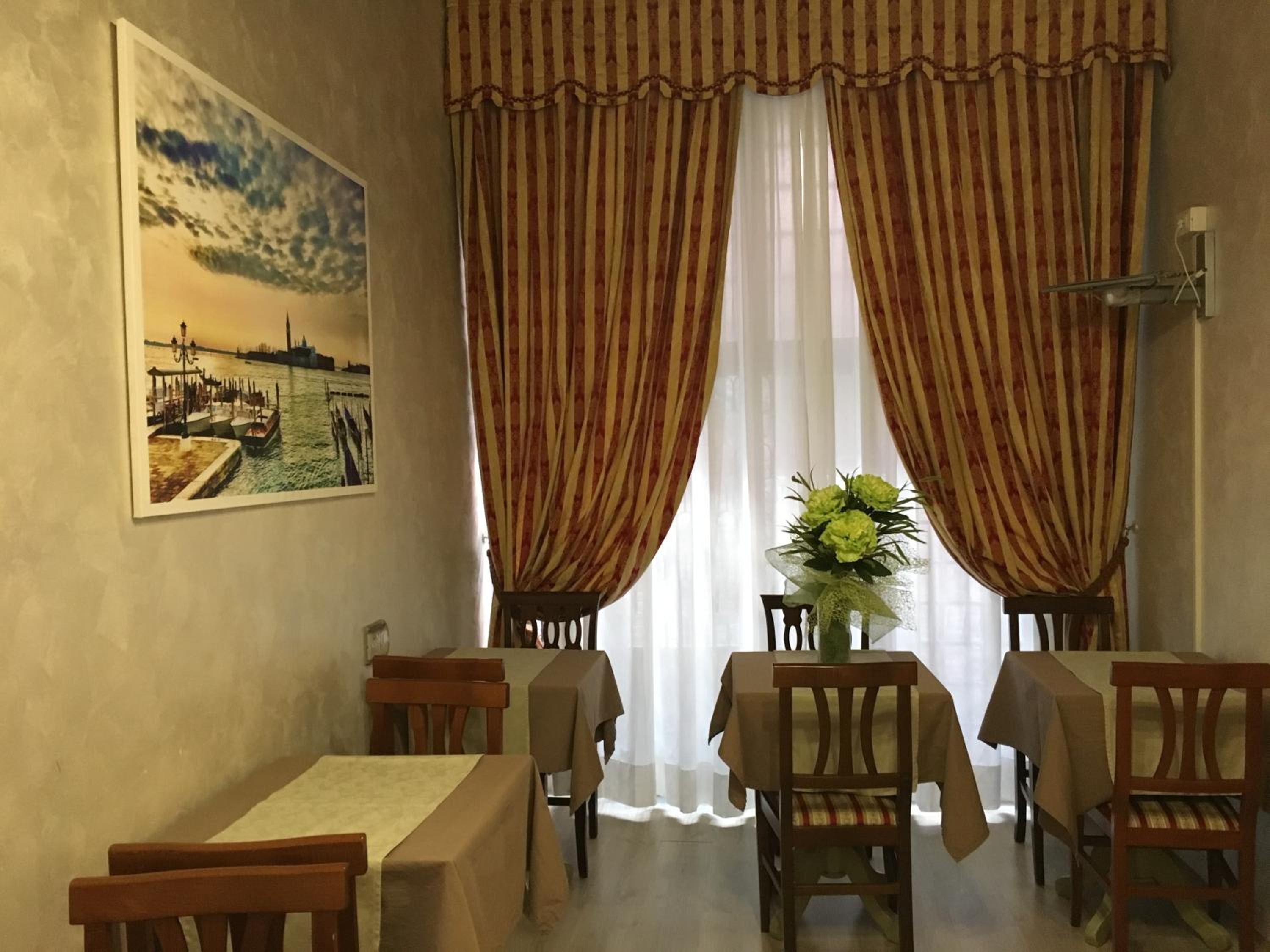 Palazzo Lion Morosini - Check in presso Locanda Ai Santi Apostoli