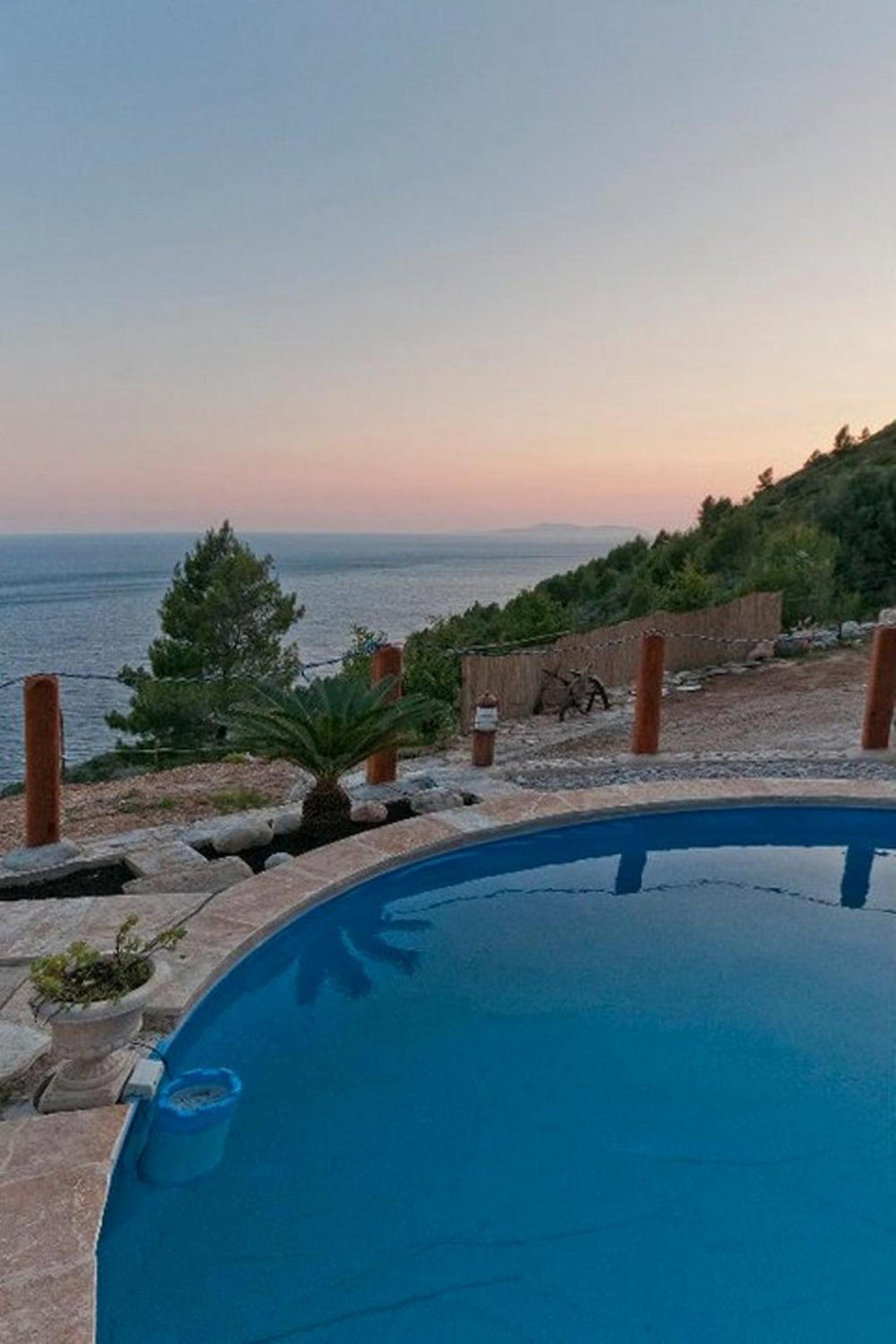 Holiday Getaway Caric view 5