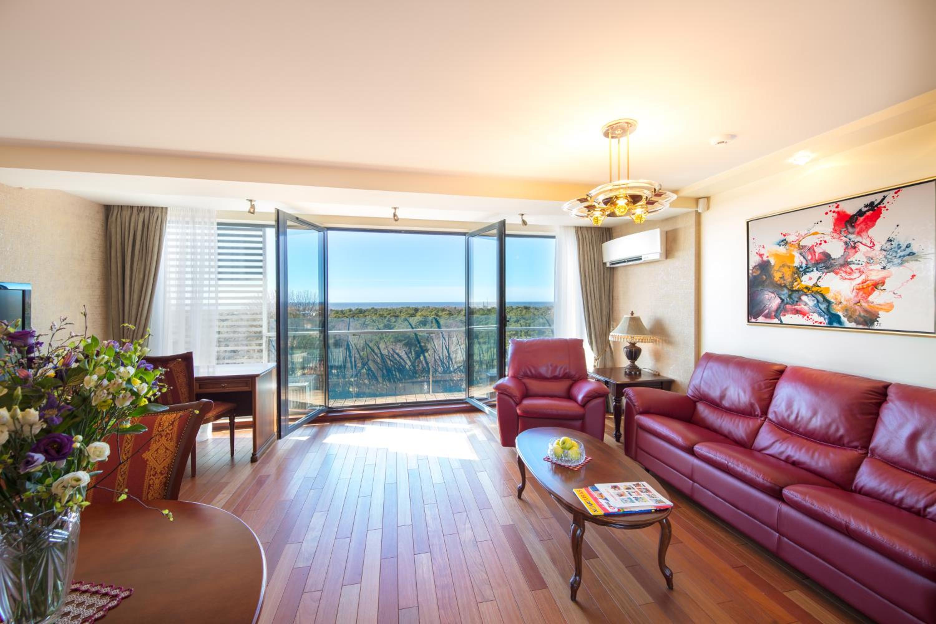 Leo Sea View Apartments view 4