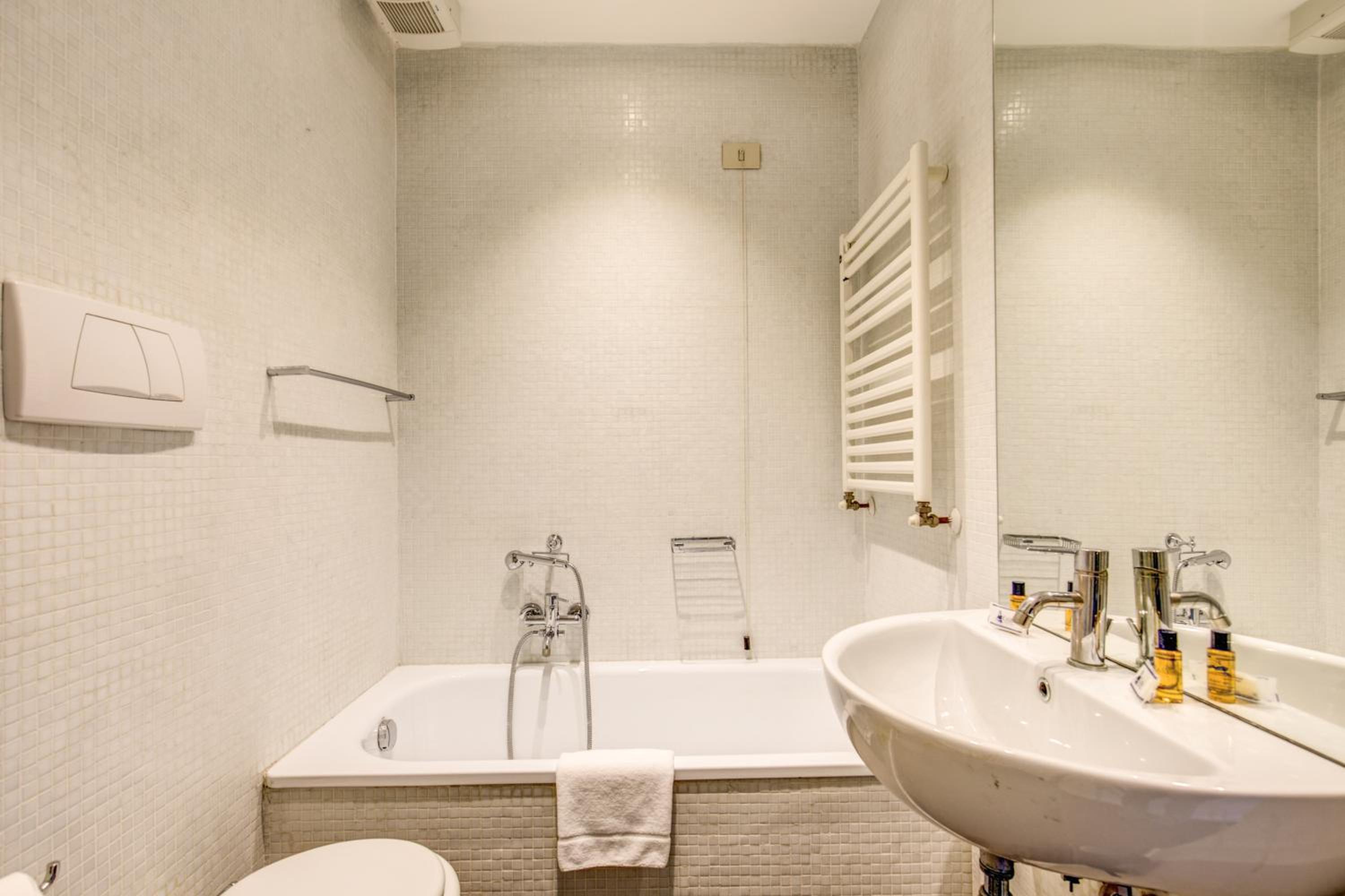 Piazza Farnese exclusive view 2 bedroom en suite