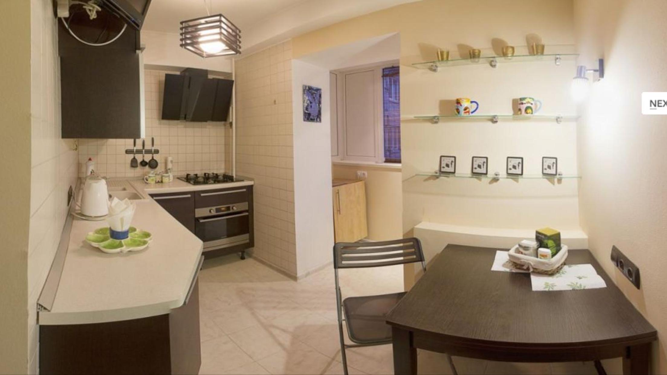 Kyiv downtown apartment on Saksaganskogo street 87