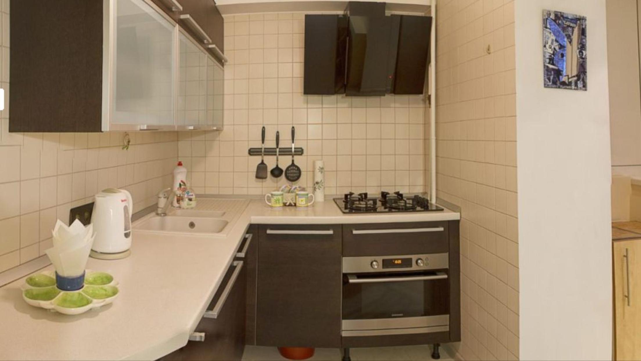 Kyiv downtown apartment on Saksaganskogo street 87
