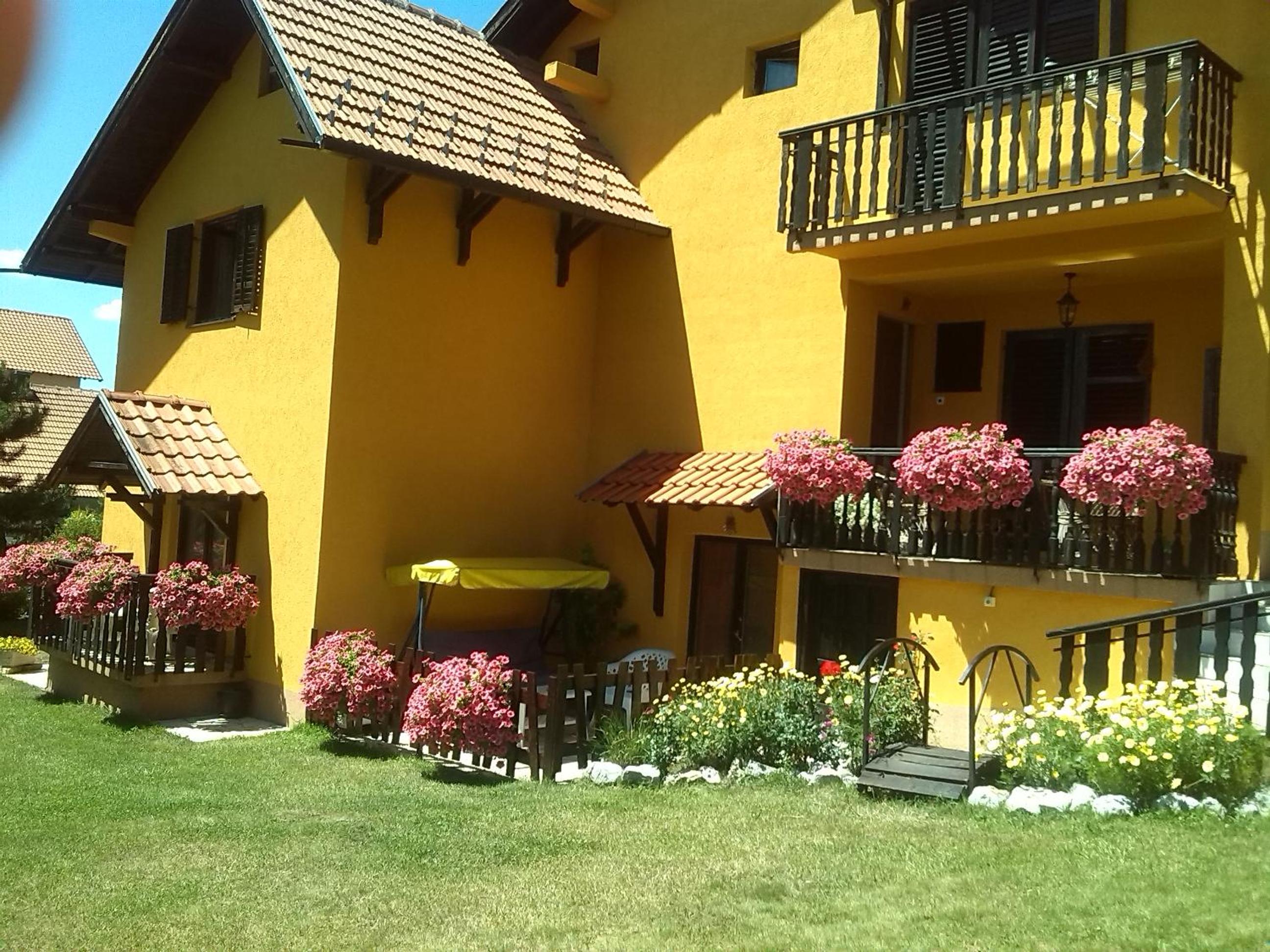 Apartments Milena Zlatibor - Dvorište & Parking view 5