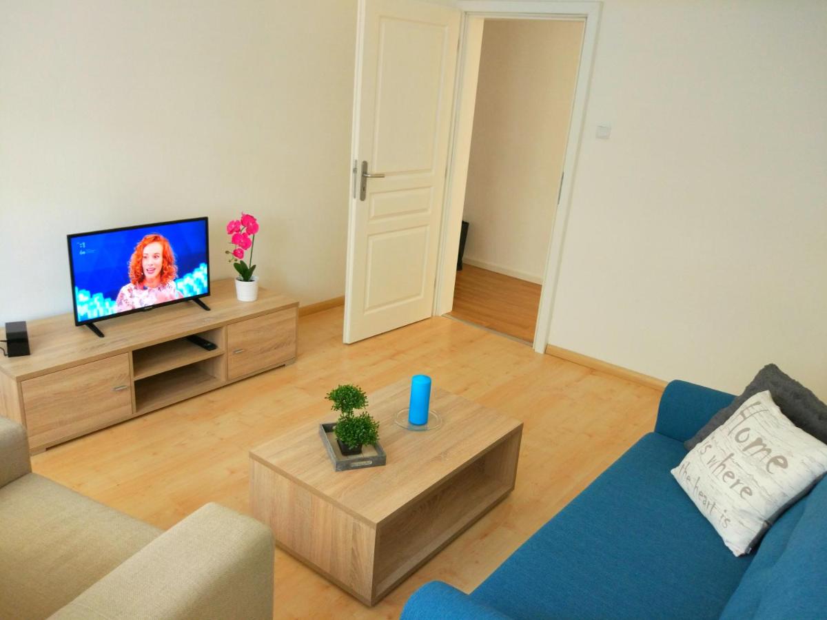 Riverview Apartment Bratislava view 3