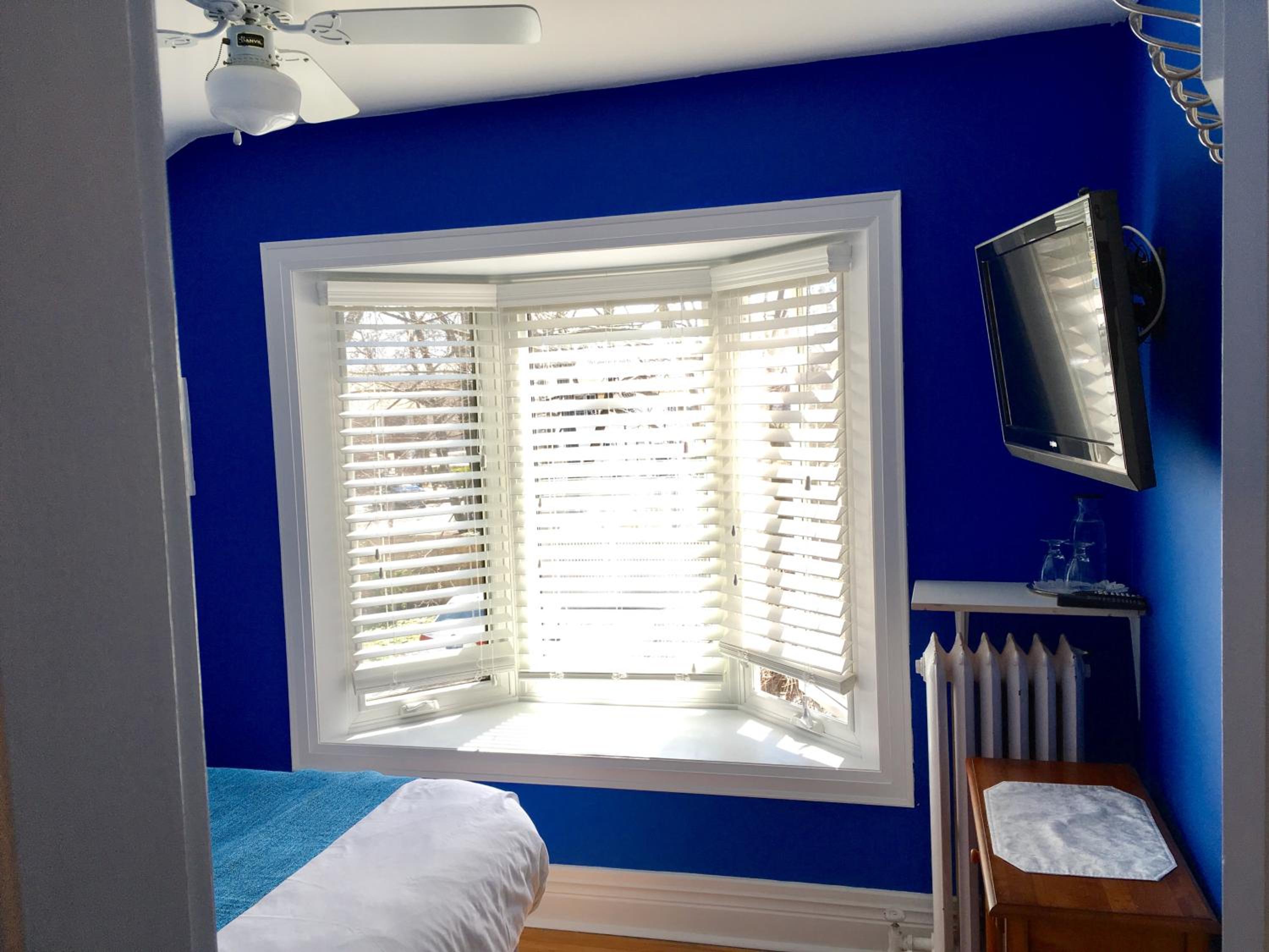 Ellis House Bed & Breakfast