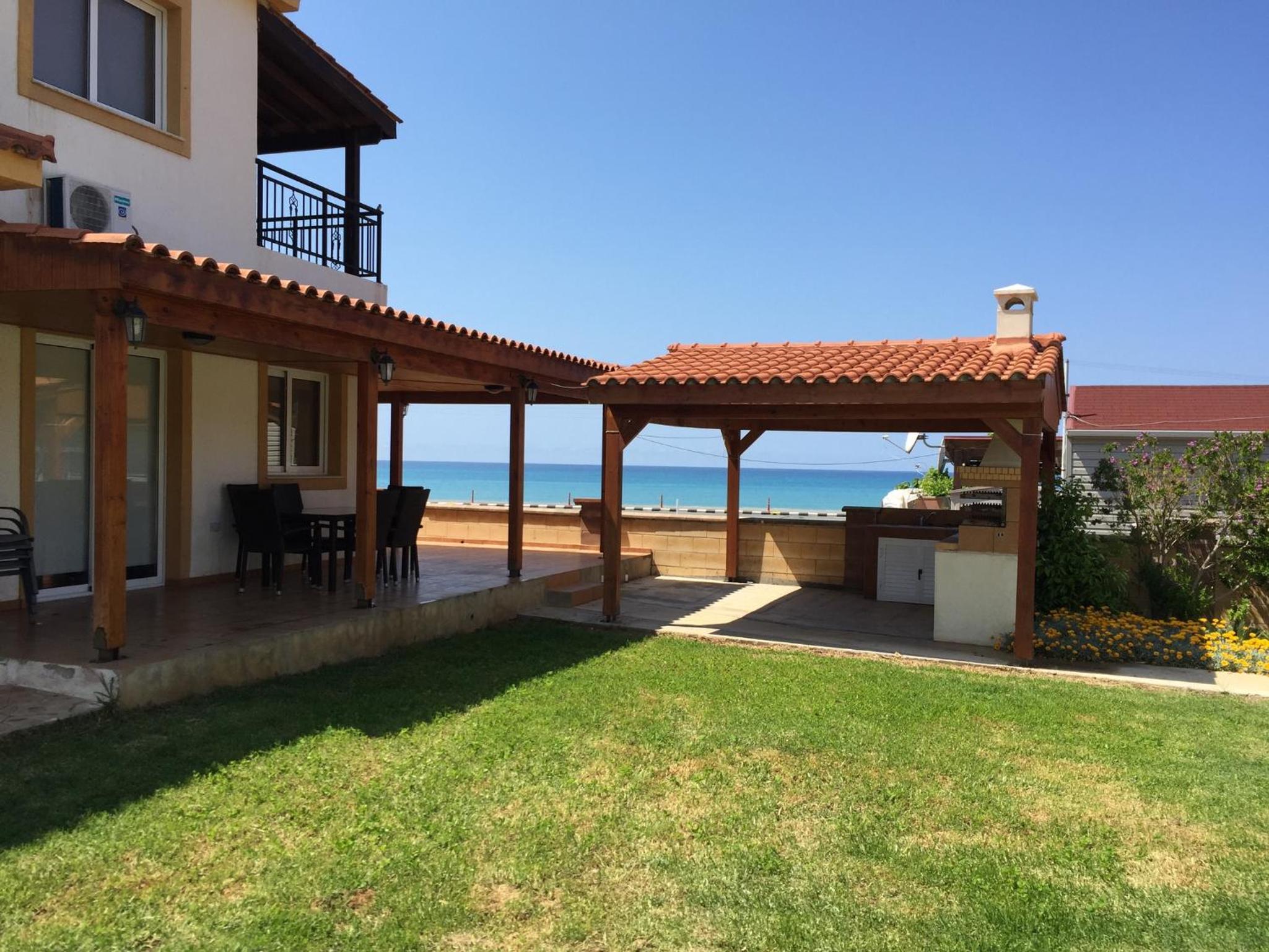 Beachfront Villa Thomas 5
