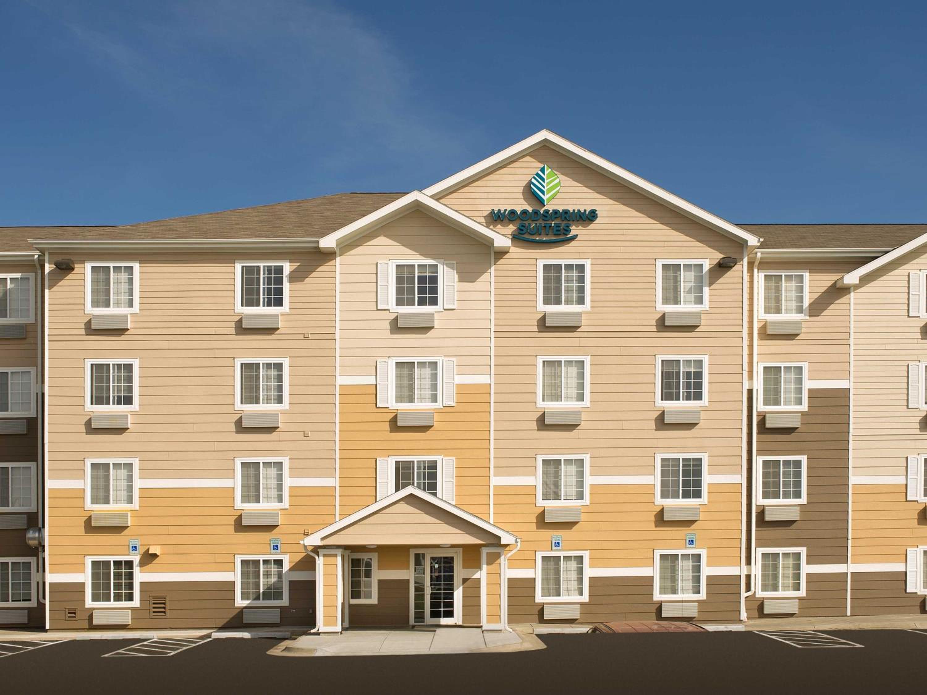 WoodSpring Suites Lincoln Northeast I-80