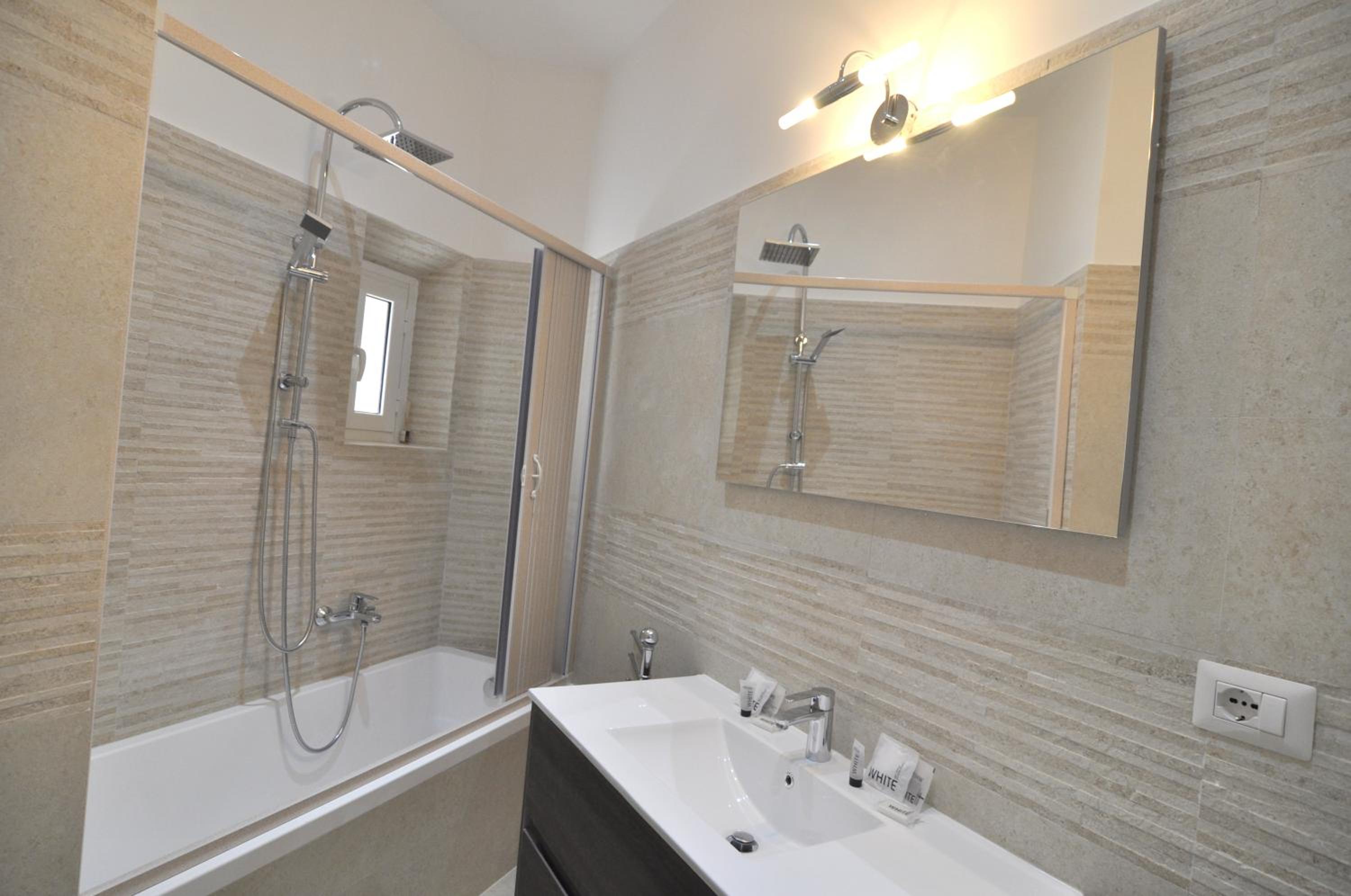 Flatinrome Trastevere Complex en Rome — bathroom