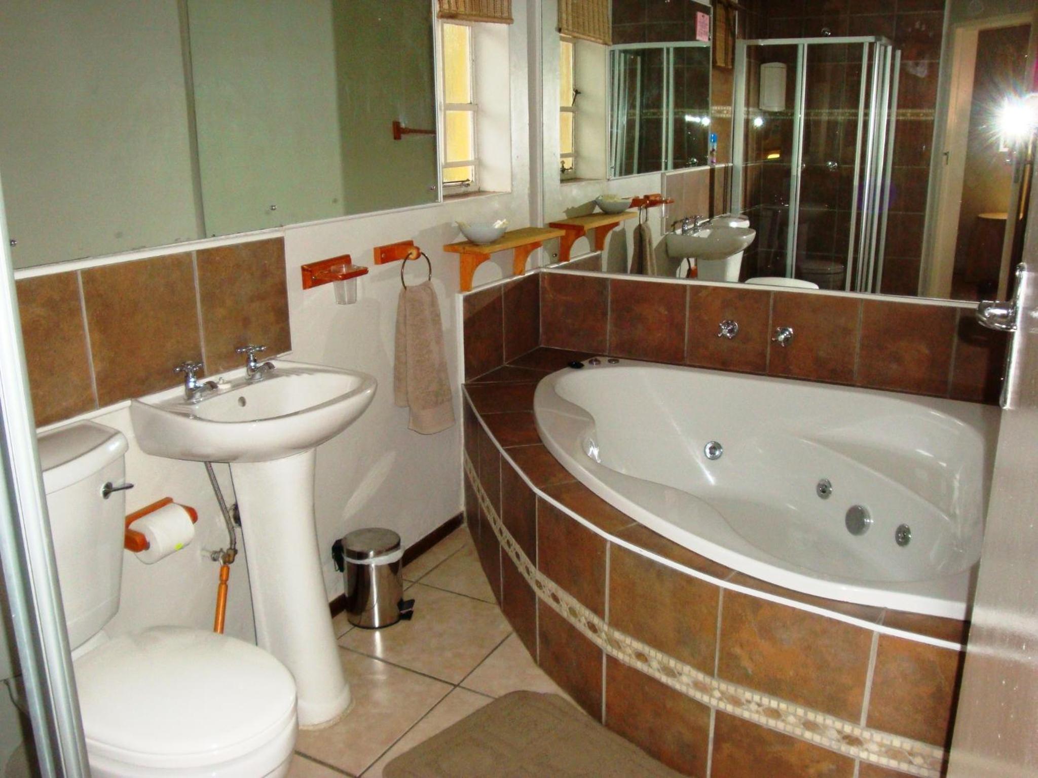 Flintstones Guest House Fourways
