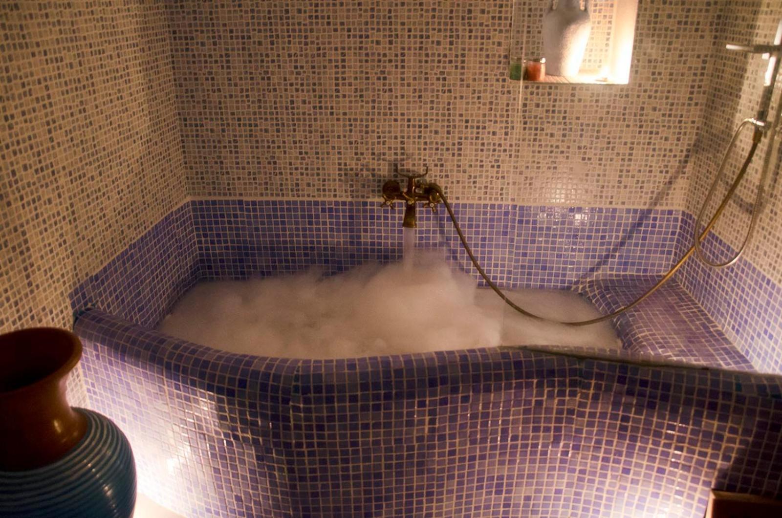 Casas Cueva con piscina y barbacoa