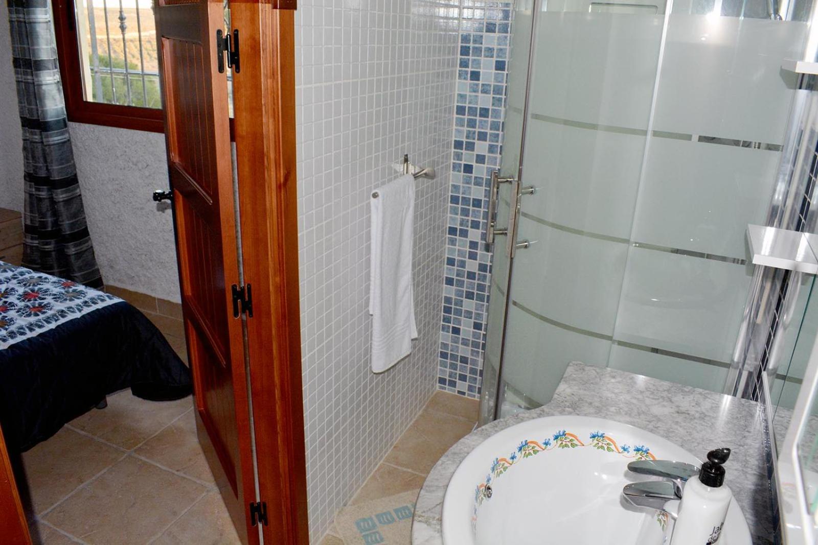 Casas Cueva con piscina y barbacoa