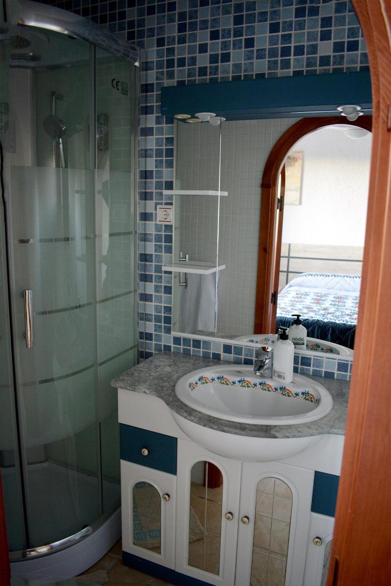 Casas Cueva con piscina y barbacoa