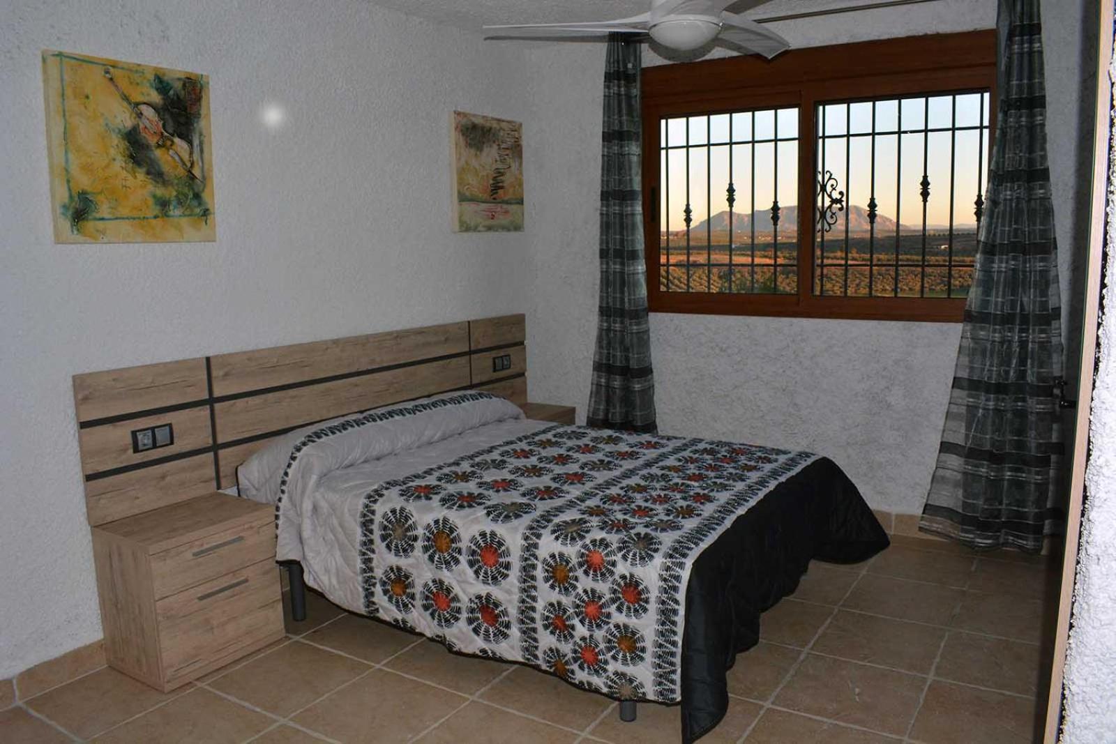 Casas Cueva con piscina y barbacoa