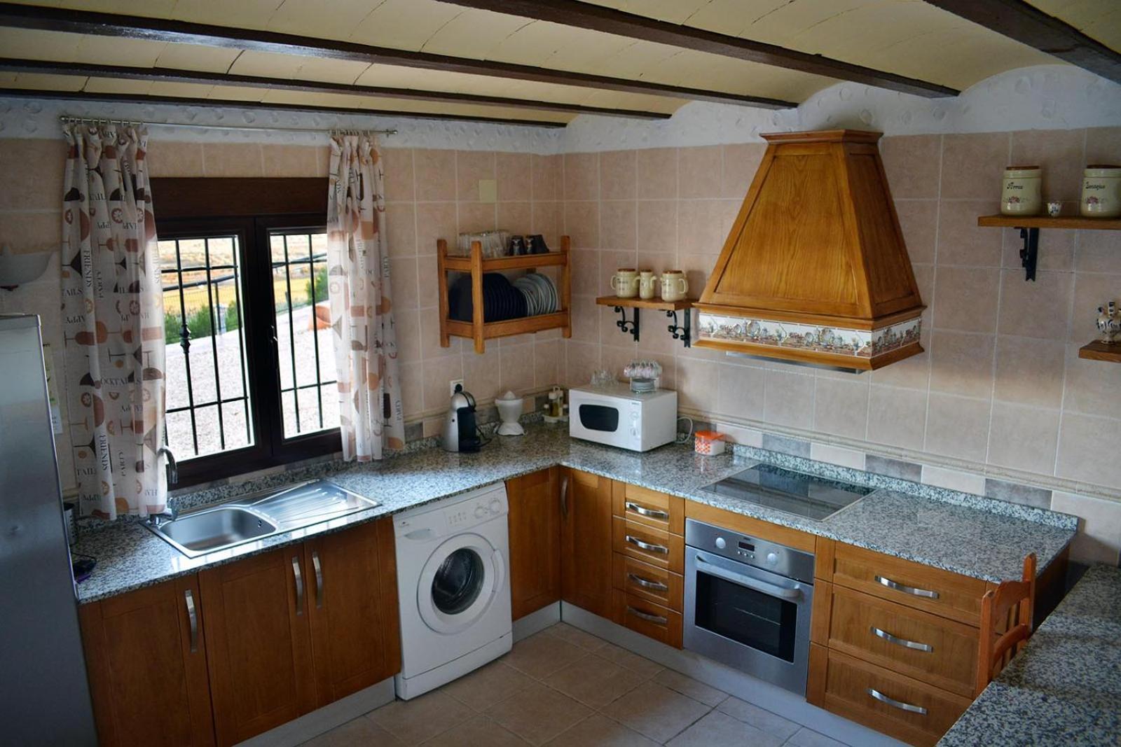 Casas Cueva con piscina y barbacoa