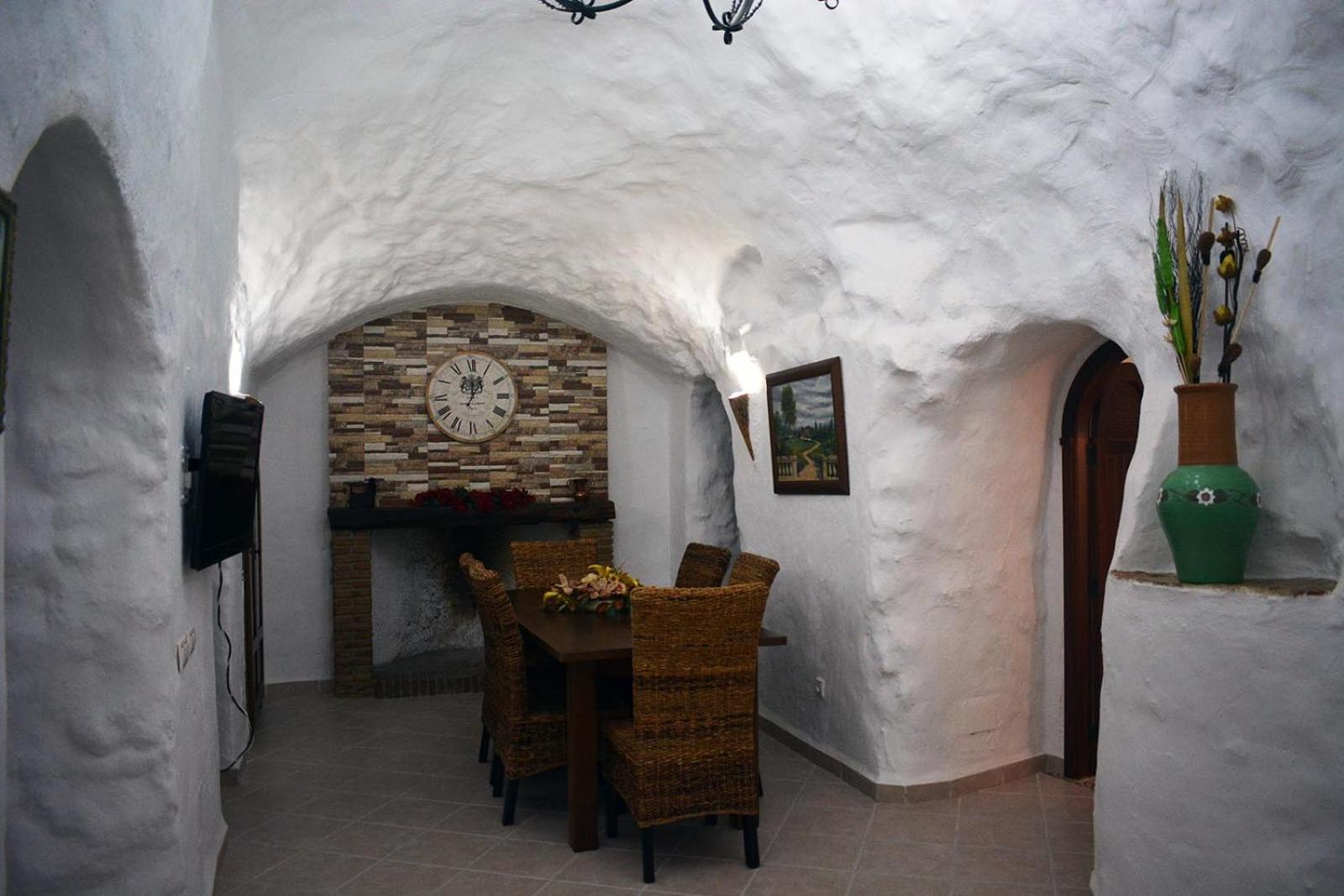 Casas Cueva con piscina y barbacoa